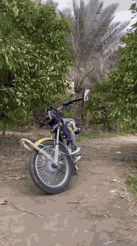 سلام عليكم تايكر 2025 للبيع دراجة احلة من الصور سعر 750 وبي مجال مكاني ديالئ قبل صيطرة غالبي جديدة الشط  الاتصال***********.
