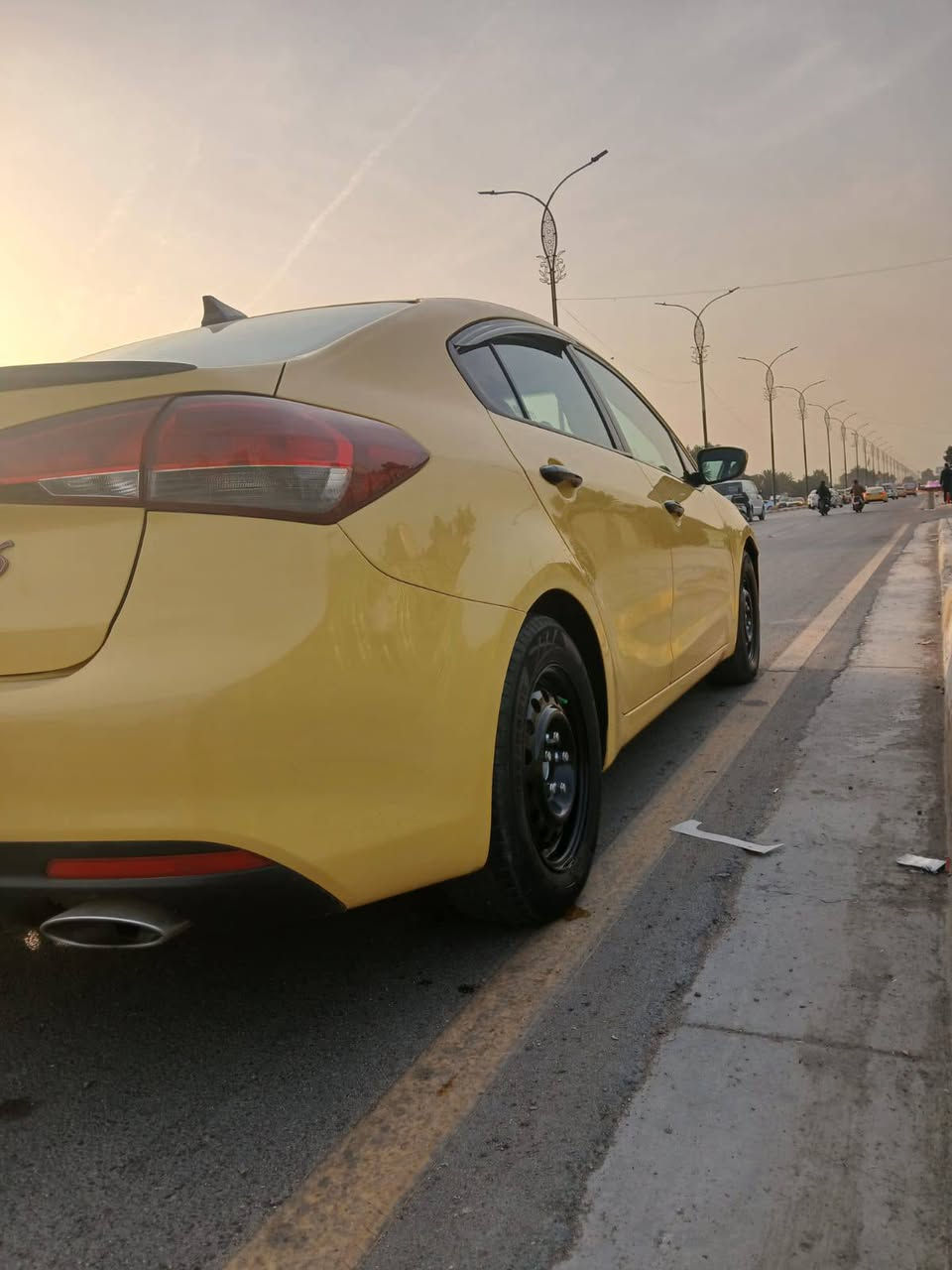 فورتي موديل 2018 مصفره هيئه مكينه 2000 دوش  بدون حادث بدون تبديل ما طاك ارباك حادثهه تخريب (شخوط) ماشيه ١١٧ الف السياره جاهزه من كلشي منضومه مال غاز السعر (120$) وبي مجال بسيط مكاني بغداد للاستفسار الاتصال ع رقم ***********
