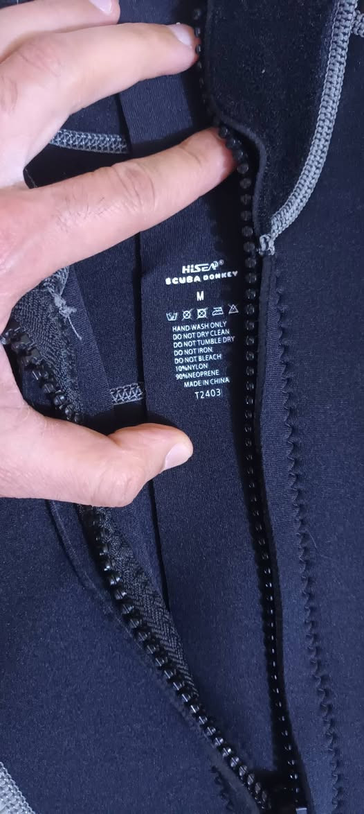 بدلة غوص للبيع مع ملحقاتها قياس ميديم السعر ١٥٠ للاستفسار الاتصال على هذا الرقم
***********
