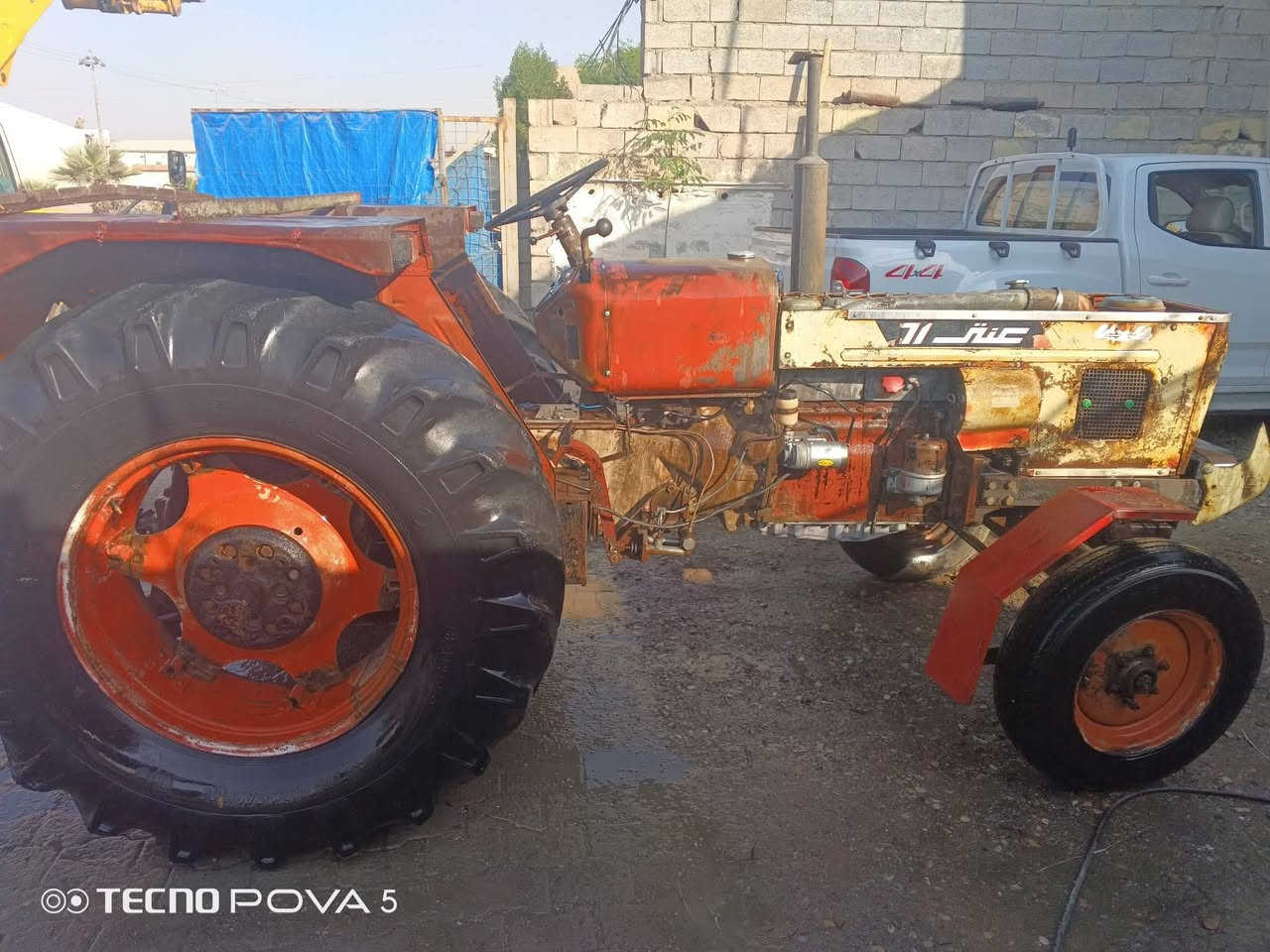 عنتر موديل 86 للبيع مكان كركوك رقم وسنويه بدون تحويل استيرن باور سعر 4 ملاين وبي  مجال كير محرك اكسل هايدروريك كهرباء يأت كل شغال ***********  /  ***********
