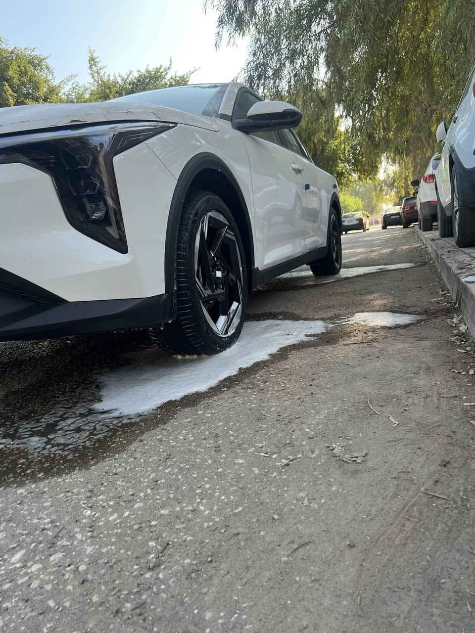 كيا K4 الجديد🔥
الموديل : 2025 . (خليجي) . 

المحرك : 4  سلندر DOHC 2.0 . 

الضمان : 5 سنوات او  100.000 كيلو متر . 

لوحات: بغداد✅

•  المحرك بنزين، 4 سلندر، سعة 2.0 لتر.

•  ناقل الحركة أوتوماتيك بـ 6 سرعات.

•  أوضاع متعددة (Drive Modes).

•  نظام مانع الانزلاق (ESP).

•  نظام نزول المنحدرات.

•  عدد 2 وسائد هوائية.

•  حساسات أمامية وخلفية.

•  مقاعد مخمل جوزي .

•  دخول ذكي.

•  تشغيل المحرك عن بُعد.

•  شاشة عدادات رقمية متصلة.

•  شاشة وسطية تعمل باللمس تدعم Apple CarPlay.

•  نظام صوتي مع أوامر صوتية وتحكم من المقود.

•  نظام تحكم أوتوماتيكي ثنائي المناطق بالمناخ.

•  مصابيح أمامية زينون وإضاءة LED نهارية.

•  مرايا جانبية كهربائية الطي مزودة بإشارات انعطاف.

•  ⁠القمارة حديد ضمان الدولية 

•  ⁠4 تبديلات دهن

•  ⁠بصمة وهاند ابريك بصمة

•  ⁠داخل مخمل جوزي

داخل السياره مغلف كامل 

ماشيه 9000كيلو 

السعر 198$

‭0783 835 8635‬

***********واتساب
