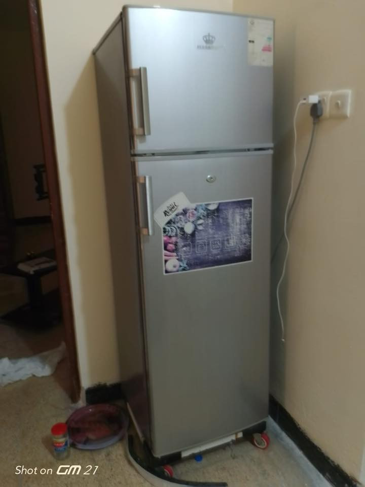 غرفة نوم نفر مستعملة كم شهر نضيفه كثير سعرها ٣٥٠ الف وبيها مجال والثلاجة نضيفة وشغالة سعرها ٢٠٠ وبيها مجال 

‭٠٧٧٧ ٩٣٨ ٦٨٤٧‬
