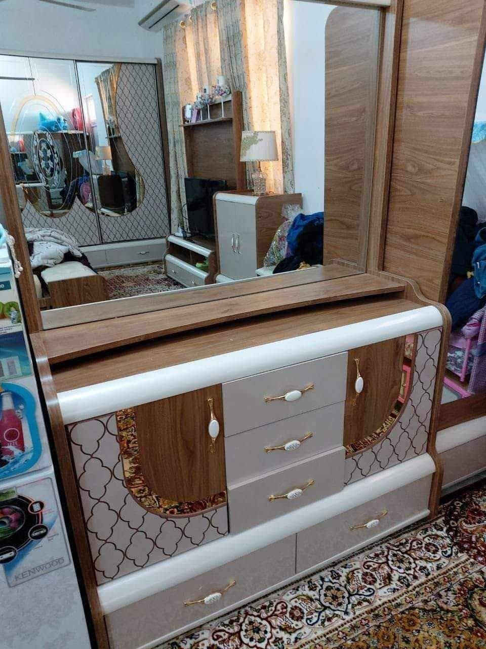 غرفة نوم ١١ قطعة كبيرة جداً وثقيلة ماليزي مو تركي اريد ابيعها بسبب ضيق المكان وعدد قطعها هواية ماعندي مجال السعر مليون و١٠٠ وبيها مجال والله تحفة واخشابها صار قليل بهالوقت كله خفيف بسكت بسرعه ينكسر


**إذا كنت صاحب هذا الإعلان وتريد حذفه لأي سبب، رجاءا أرسل رسالة إلى الدعم الفني**
