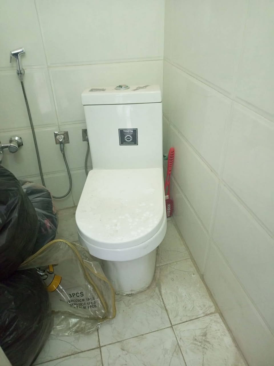 اغراض نضيفه جدا العنوان البلديات ***********
