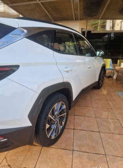 توسان موديل 2023 خليجي
كفاله من الصبغ والبارد والتبديل
عدا الرصعه واضحه في الصندوق
رقم بغداد انكليزي باسمي
 المشي40 
محرك ناعم وغير مفتوح
وتشغيله الصبح ناعمه جدا
اربع وضعيات قيادة
اللون ابيض 
اضائه LED بالكامل
فول تحكم ستيرن
شاشه اعطال
تشغيل عن بعد
دخول ذكي
بصمه تشغيل
بصمة ابواب
شاحن وايرليس
كشنات كهرباء
كشنات جلد بلادي.                                                              
اريل نفگيشن
حجم الاطار 19
سبير منازل
ويل جبير
داخل جلد اسود وابيض
هاند بريك كهرباء
مانع منحدرات
مانع انزلاق 
كامرة دوارة
مري شفط وتفتح عند الاقتراب
اضائه ابواب
بردات خلفيه بلادي
بردة جنطة
تشغيل انارة عند الدوران يعني لايت لكزز
حساسات اماميه + خلفيه السيارة فول 
عدا الفتحة
لايت لد خلفي امامي
السعر 213
العنوان بغداد العامريه
***********
