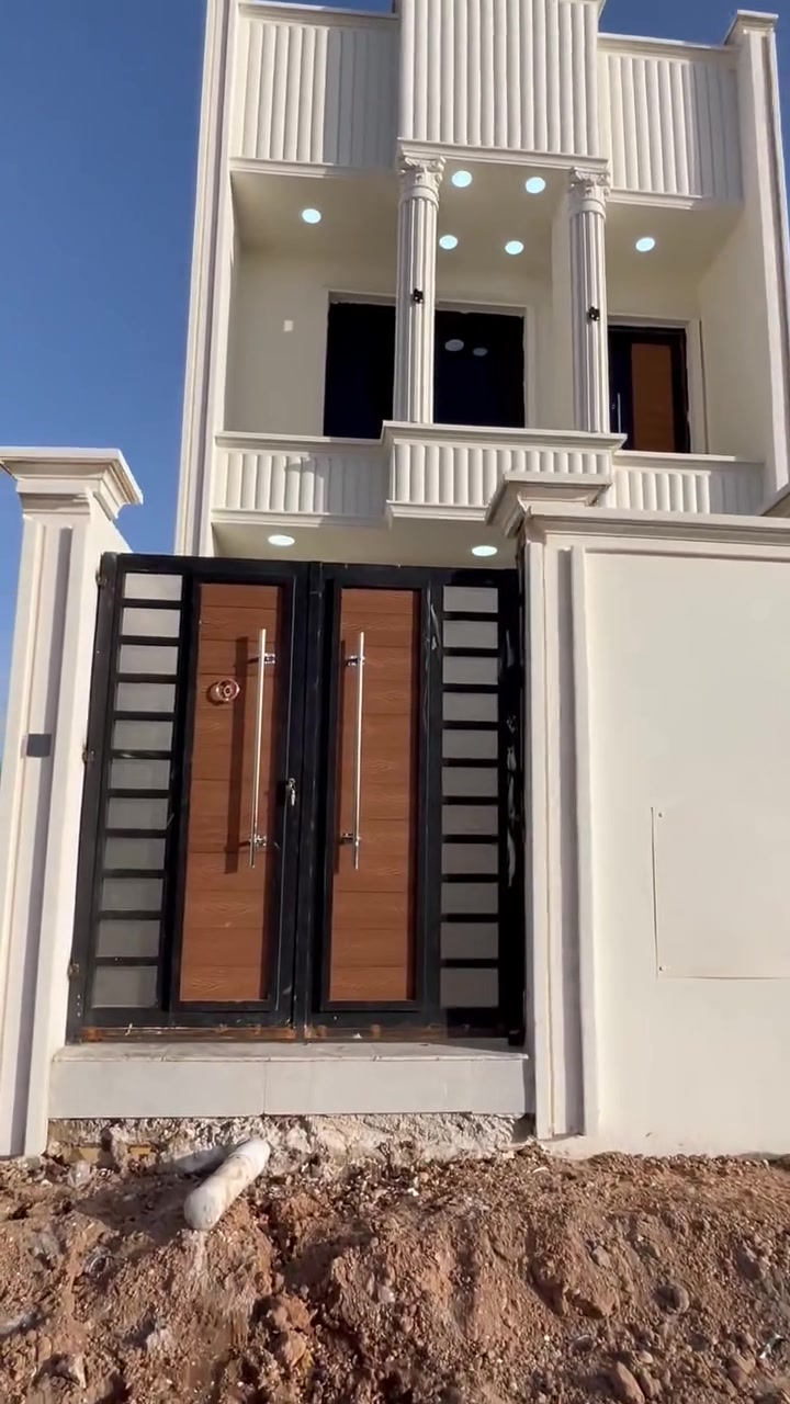 🏡 دار للبيع – بناء حديث 2026 🏡

دار سكني للبيع بمساحة 134 متر مربع، بناء حديث ومتين وبمواصفات عالية الجودة.

✅ واجهة ملكية
✅ خدمات متوفرة (ماء وكهرباء)
✅ شارع بعرض 10 أمتار
✅ منطقة مخدومة بالكامل
✅ موقع مميز قريب من خط كيات

📍 العنوان: بابل – بكرلي – بداية شارع الغسل

سعر  123 مليون وقابل للتفاوض 🌸

لمن يرغب بالشراء أو الاستفسار، مراجعة مكتب عقارات الجبال – بابل، بكرلي، قرب مجمع سنتر البكرلي.

بادارة: سيد حسين المعموري ✨

📞 رقم الهاتف: ***********

للمعاينة أو الحصول على مزيد من التفاصيل يرجى الاتصال على الرقم أعلاه.
