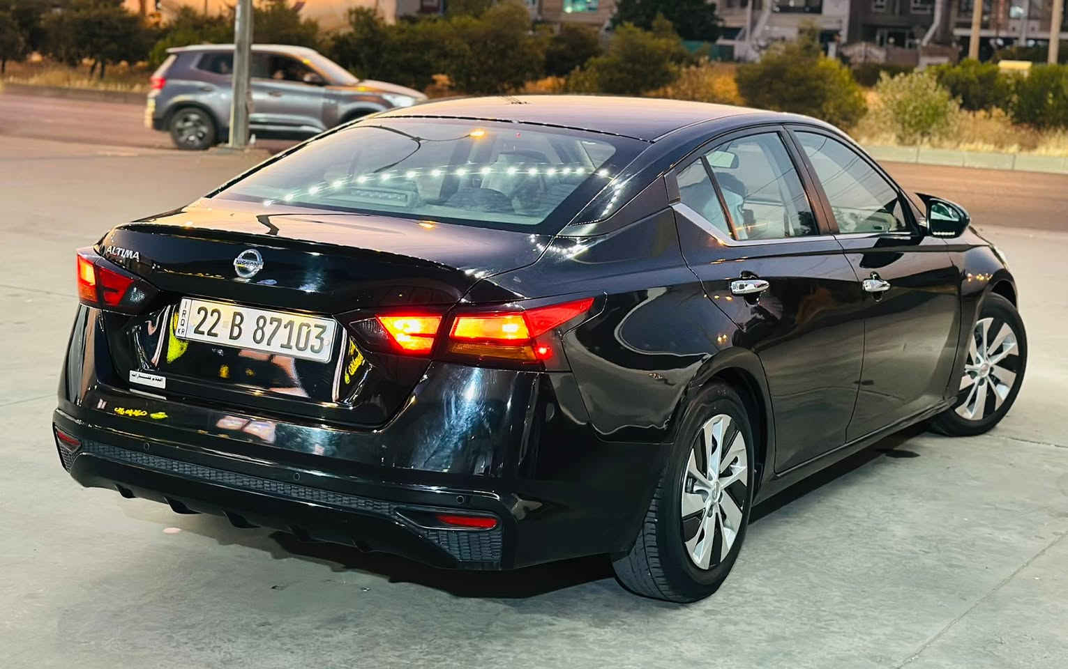 للبيع التيما 
السعر 128 بيها مجال بسيط 
***********
موديل 2021 
الون اسود 
تحكم ستيرن 
تثبيت سرعه 
رادار 360 درجة 
كاميرا خلفي 
صدر جديد 
تبريد ثلج 
كير مكينه بشرط 
تايرات جديد 
عالي زنون 
سنويه رقم جديد
جاملغ بونيد بدون قطرة دواخل لغد شواصي بشرط 
مكان السياره ديالى خانقين
