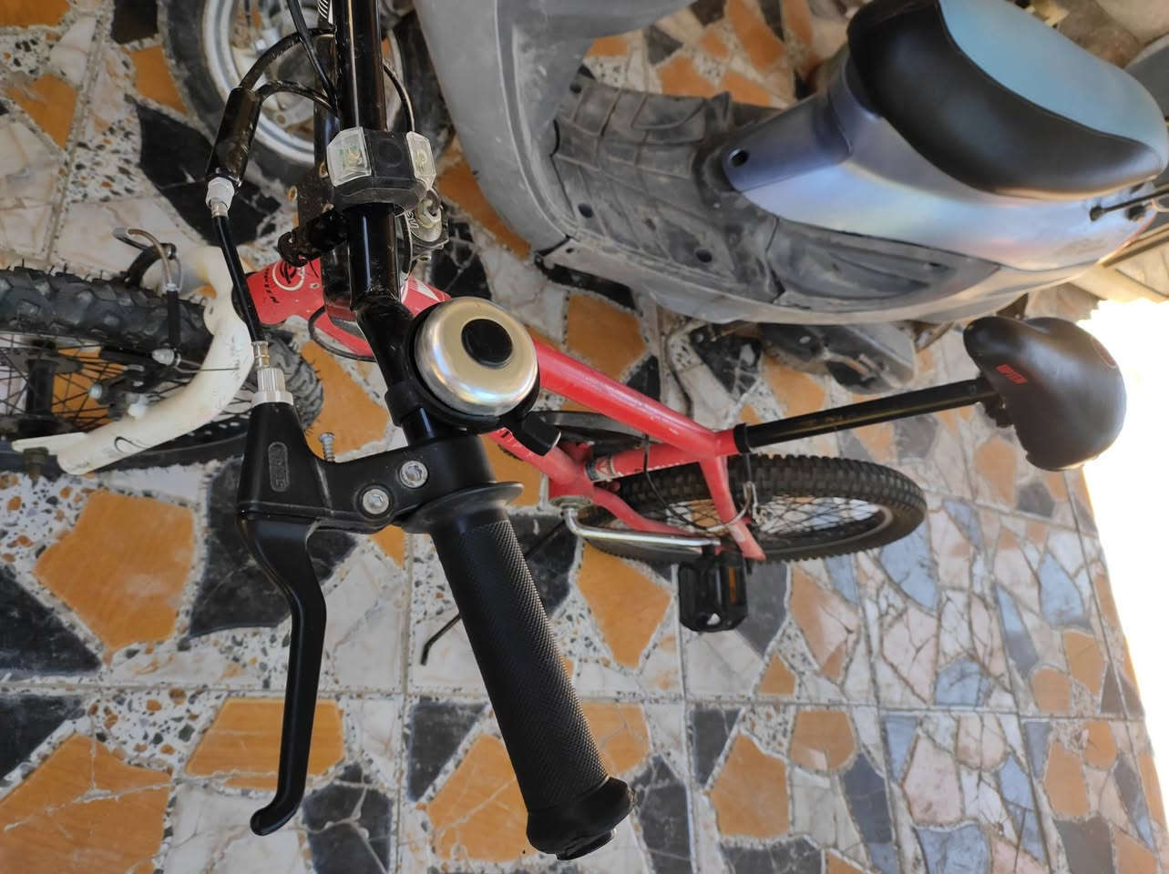 بايسكل باله امريكي ماانستخدم استعراضي جاهز حجم ٢٠ نظيف جدا بصره
***********
