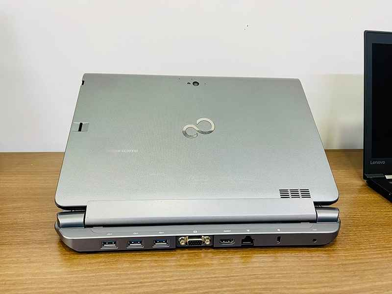 لابتوب Fujitsu Q737 للبيع

🔹 المعالج: Intel Core i5 الجيل السابع
🔹 الرام: 8GB DDR3L 1600MHz (قابل للترقية إلى 16GB)
🔹 التخزين: SSD 180GB (قابل للترقية)
🔹 كرت الشاشة: Intel HD Graphics 620
🔹 الشاشة: 13.3 إنج
🔹 النظام: ويندوز 10 برو أصلي قابل للتحديث إلى ويندوز 11
 🔹 كيبورد عربي انكليزي ليزري
 🔹 منفصل: حاسوب الى آيباد
 🔹 5 منافذ usb 
 🔹 منفذ HDMI العادي و الاوربي
 🔹 منفذ VGA
🔹 الحالة: استعمال نظيف جدًا.
🔹 الكاميرا الأمامية والخلفية شغالة 100% (يدعم وضع التابلت)
🔹 مناسب للألعاب الخفيفة، البرامج الهندسية والأعمال المكتبية.
🔹 السعر: 280 ألف قابل للتفاوض
🔹 الموقع: حلة – الطهمازية – عامود 98 الهندية, كربلاء


**إذا كنت صاحب هذا الإعلان وتريد حذفه لأي سبب، رجاءا أرسل رسالة إلى الدعم الفني**