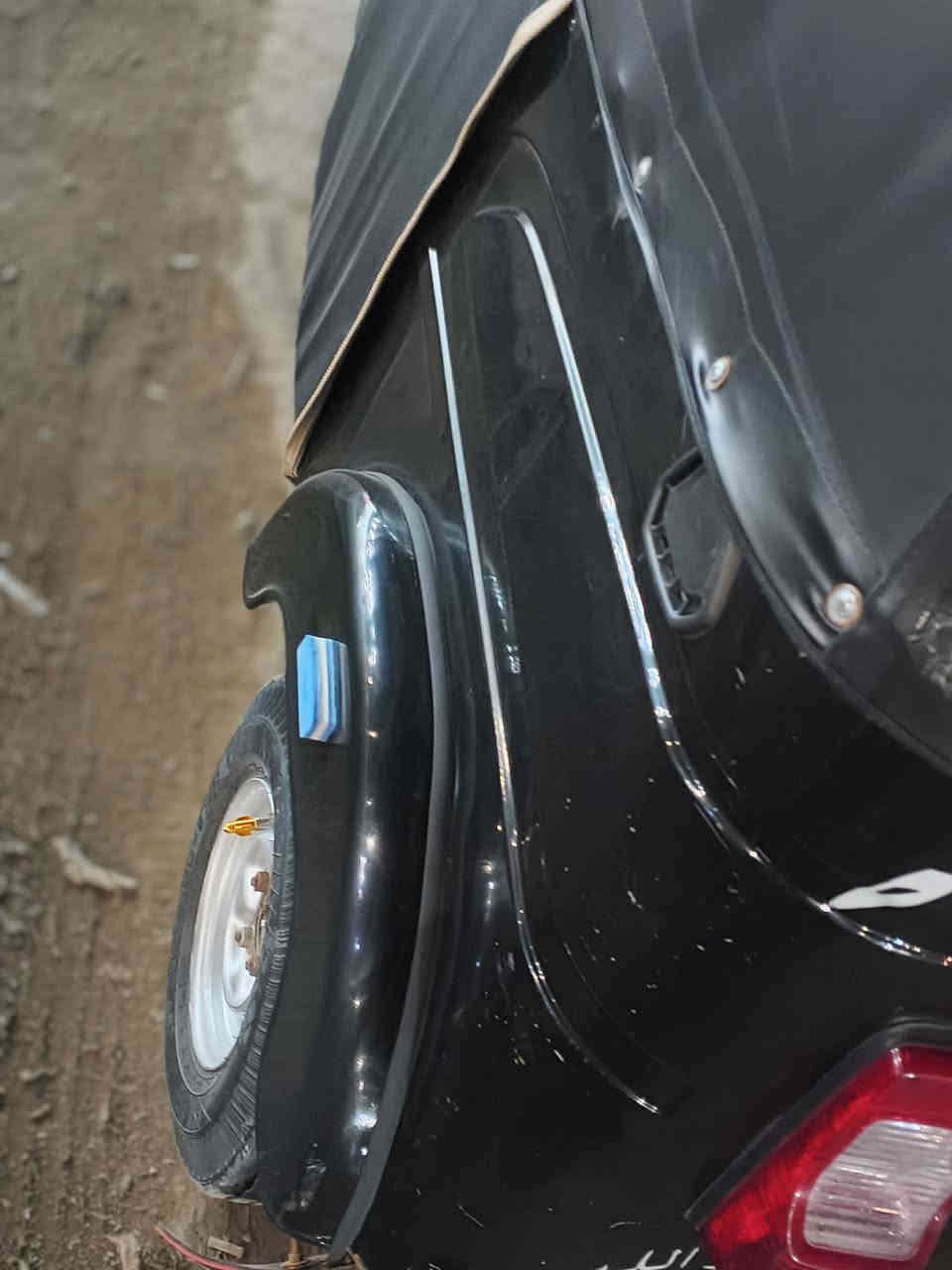 سلام عليكم تكتك للبيع موديل 2022 شهر ١١ كفاله من الشرك كفاله الغوده بيها شويه صفحه بارد تخم تايرات جديده شركه دبلات جديده 
العنوان: بغداد العبيدي حي الرئاسة
السعر: ٩ وبيها مجال *********** رقم الهاتف بي واتساب
