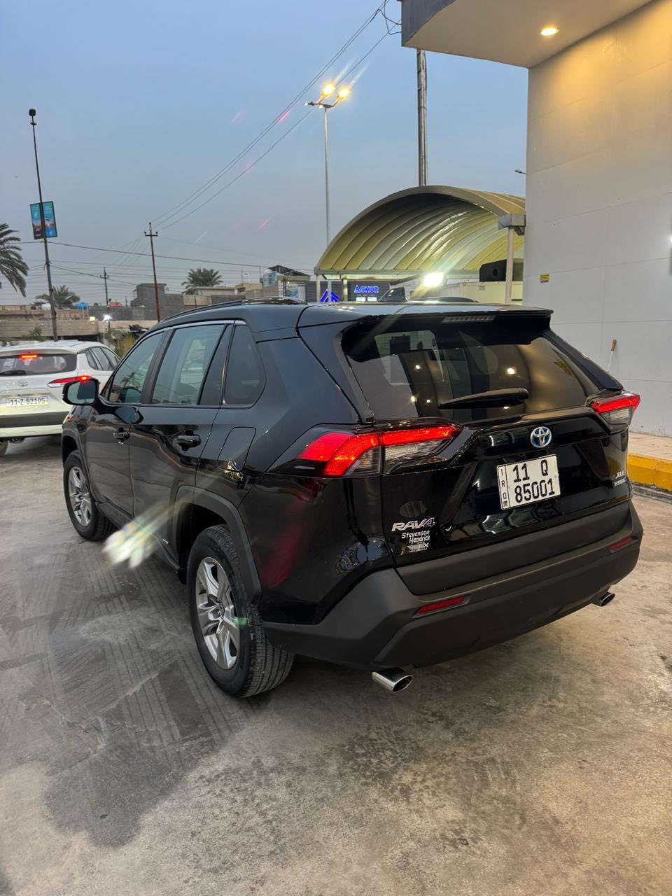 السلام عليكم
للبيع نقد فقط بدون مراوس 2023

Toyota Rav 4 هايبرد 

مواصفات XLE awd (فور ويل ) فول 

فتحه بصمه تشغيل + ابواب + سايدبريك بصمه 

رادارات حساسات امامية + جانبيه 

اوتو لايت +لايت زنون  اوتو هولد 

3 وضعيات قياده (ايكو سبورت نورمال )

كشنات تدفئه + تبريد 

شاشه كاربلاي + عدادات دجتل

4 جام اوتو  

ويل كب 17 كروم 

ماشيه 47 الف سياره استعمال شخصي 

 صور الحادث موجوده بدون ايرباك وهذا رقم الشاصي 

4t3rwrfv0u109593

اكو طخه خفيفه بالباب اليمين الامامي ممصلحه 

رقم بغداد شرط التحويل

مكان بغداد الغزاليه او شارع فلسطين

السعر 230 ورقه متعجبك السياره تاخذ اغاتها

خاص مغلق مغلق ⚠️⚠️

اتصل واتساب *********** احمد
