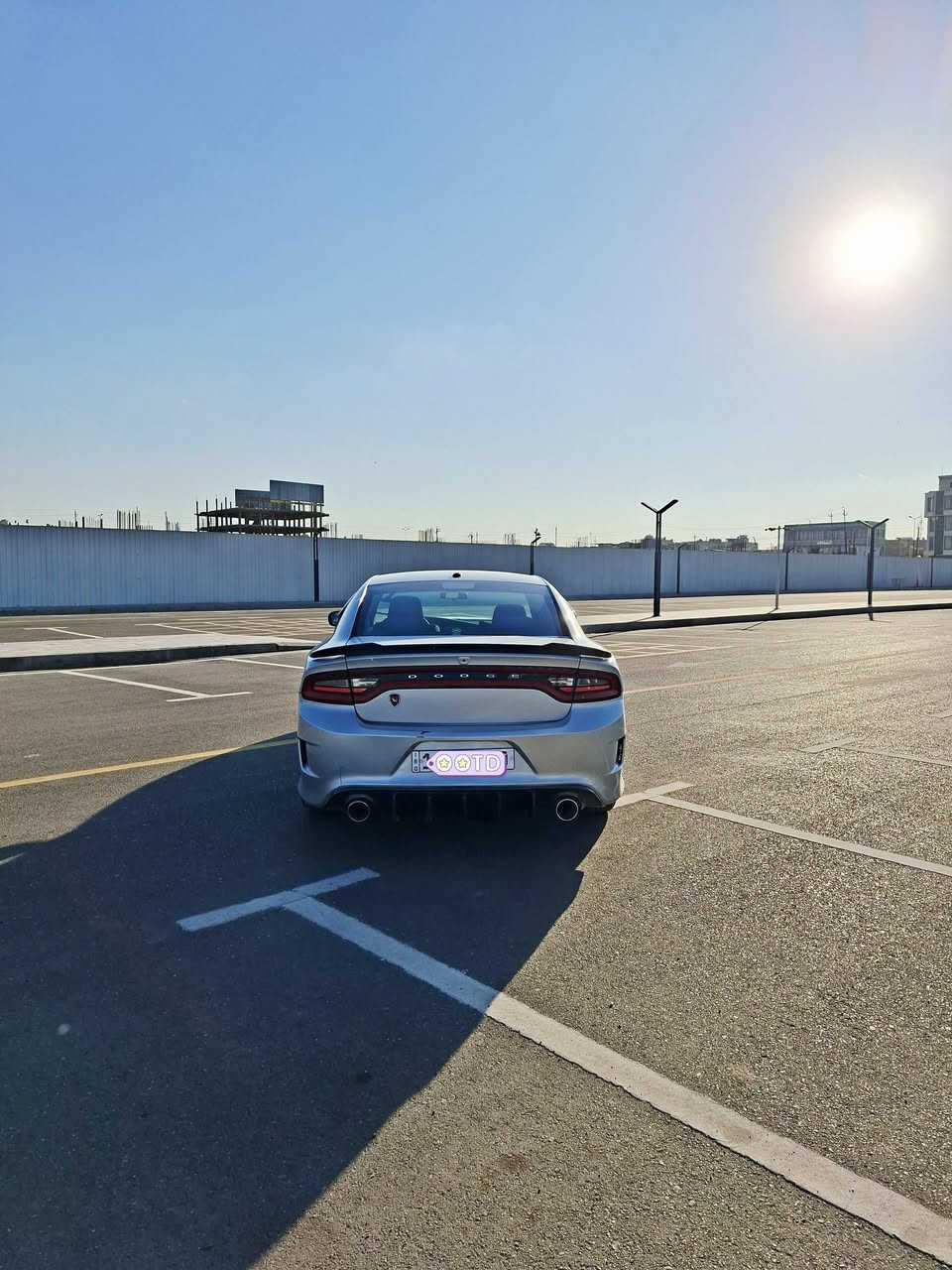 يالله يارزاق السلام عليكم سيارة نوع دوج جارجر موديل 2019 مواصفات SXT توويل 6 سلندر ماشية 72 الف رقم بغداد ومكانه  بغداد لون سلفر واردة امريكا حادثه خفيف تعتبر كلين بدون ايرباك لا شاصي ولا لغد بس بنيد محدث والجاملغ بيه شخط ونصبغ نصه  بغداد بدون تبديل بدون اي شي اخوان للاستفسار رقم الهاتف موجود لان ممتواجد على الفيس سعره 200 ورقة اخوان اللي تعجبة السيارة يكبله واللي متعجبة يعبر المنشور وان شاء الله يلكه بنص سعره رقم الهاتف ***********
