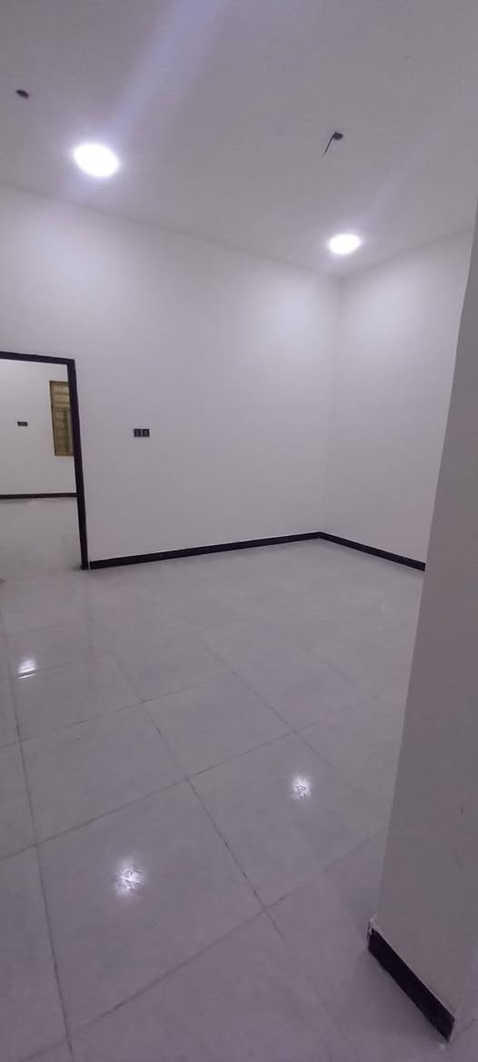 سلام عليكم 
بيت طابو زراعي صرف سند 25 
عنوان جزيره فيروزيه شارع 16 
يحتوي ع 3 غرف نوم +استقبال+حمامات داخليه وخارجيه 
سعر بيت بس 92 مليون وقابل للتفاوض
رقم *********** شط العرب, البصرة
