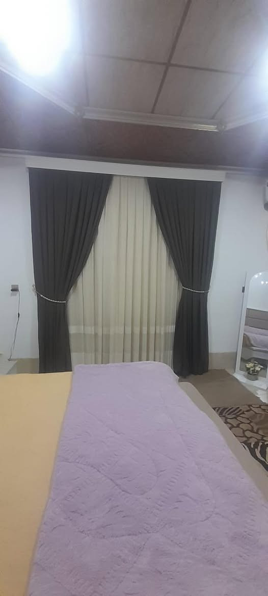 السلام عليكم بيت داخل العلم صلاح الدين حي الجمعيه طابو ملك صرف اسند 2026 تحويل مباشر
على شارعين ٣٠ مباشر ركن البيت حي الجمعيه 5 غرف نوم هول ربعه مطبخ حار بأرب. موزع داخلي 3 مجمع صحيات بل طابق الثاني وجوه بل بيت وخارجي حدايق داخل وخارج المساحه بل طابو 250 و250 خارج السند اي المساحه الكليه 500 معا الكاونتر معا 5 سبالت معا 5 بردات المكان تجاري وراقي معا هذا الكاونتر معا ثنين غرفه نوم معا 5 سبالت هاي كلها تبقه بل بيت هديه
 والسعر  السعر 150 وبي طكه مجال ***********
