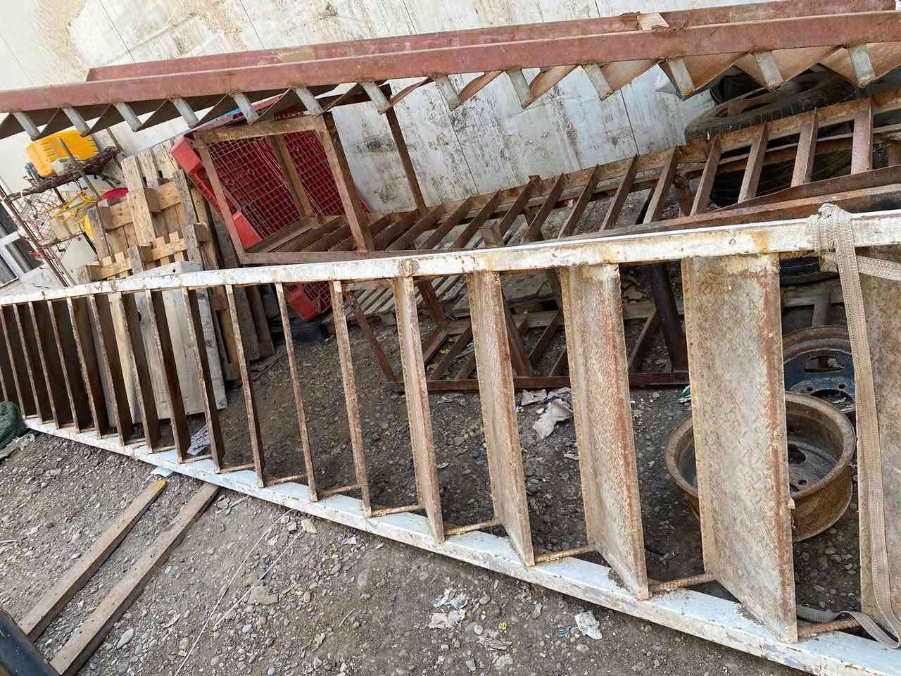 درج للبيع طول 6 متر وا طول 4،5 عرض 90 العنوان بغداد ***********
