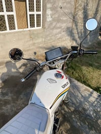 دراجه سفيان 2025 ما بيها أي نقص تحكم عن بعد السعر 700وبيها مجال المكان...