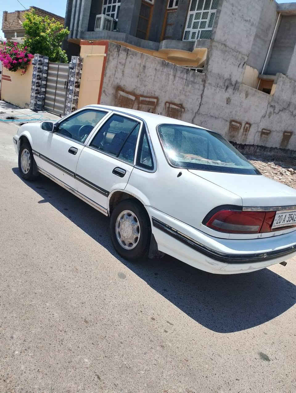 السلام عليكم 
سيارة برنس موديل ٩٤
كير عادي مكينة ٢٠٠٠ 
سيارة نظيفة 
رقم جديد ديالى بأسمي تحويل مباشر 
السعر ٣٤وبيه مجال 
للاتصال ***********
