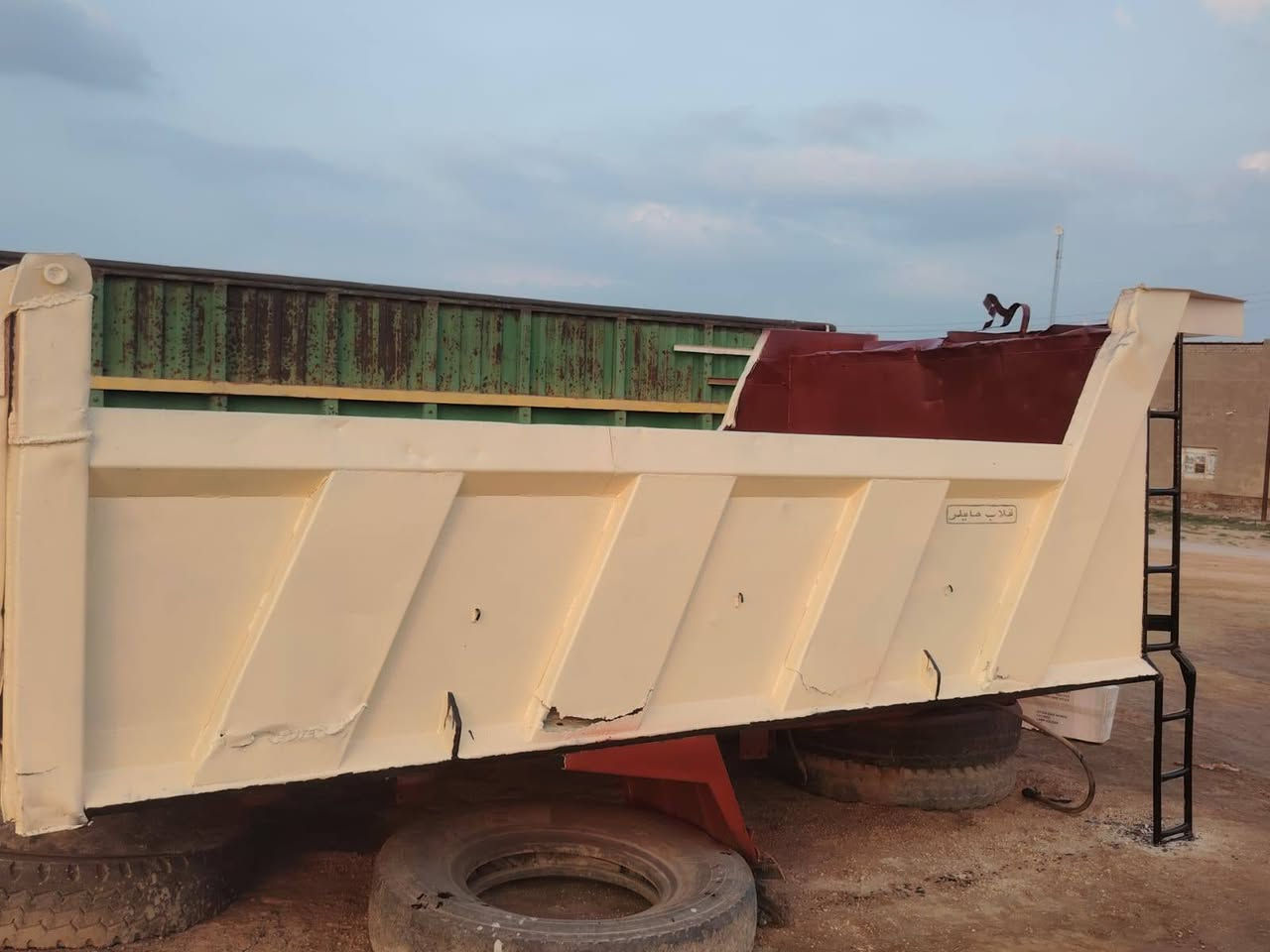 بدي البيع بلادي مال قجمه طول 440مكان السماوه ***********
