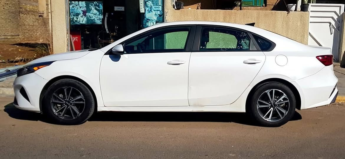 كيا فورتي 2022 ابيض  بدون ايرباك مامشتغل ولا كلوب بالدشبول ضرر فقط باب السايق والجاملغ ومبدلات اصليات ومصبوغات وبيها باب خلفي بي شخوط مال تحميل والسونار موجود
- مكينة ٢٠٠٠
- رادار تحديد مسار وتنبيه وتوقف
- كامرة خلفية دوارة
- درايف مود
- شاشة وسائط واندرويد اوتو
- تحكمات ستيرن وكروز سرعة
- مانع انزلاق
     السعر 148
***********
بغداد حي الجهاد
