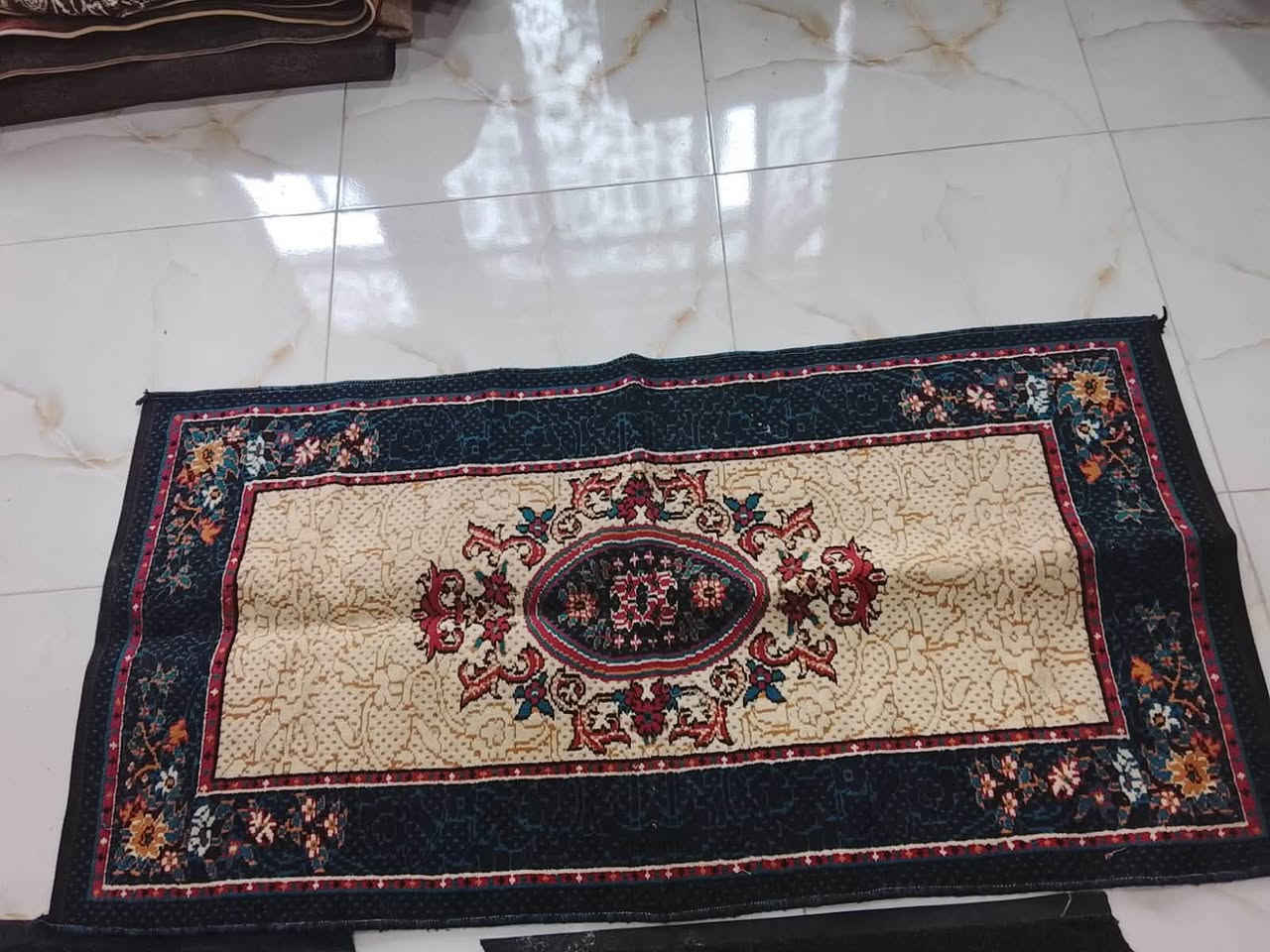 وبعد اكو مكناسه كهربائيه سحب وباور دفع هوه بيها وكيزر الحساوي نضيف حجم وصط وتانكي مي حلو نص طن عنوان ابولخصيب نهر خوز ***********
