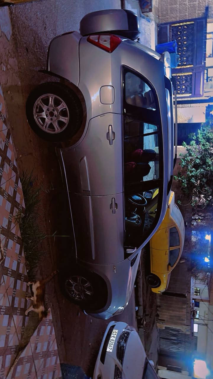 السلام عليكم تيكو 3 موديل 2013 للبيع  بيها جاملغ مبدل جهة السايق ومصبوغ وربع الباب والبنيدوالقمارة مصبوغه اثر جراد والباب  الخلفي جهة عكس السايق طخه بسيطة 
محرك + گير نظيف 
السعر 50 بيها مجال بسيط
الاستفسار على هذا الرقم ***********
