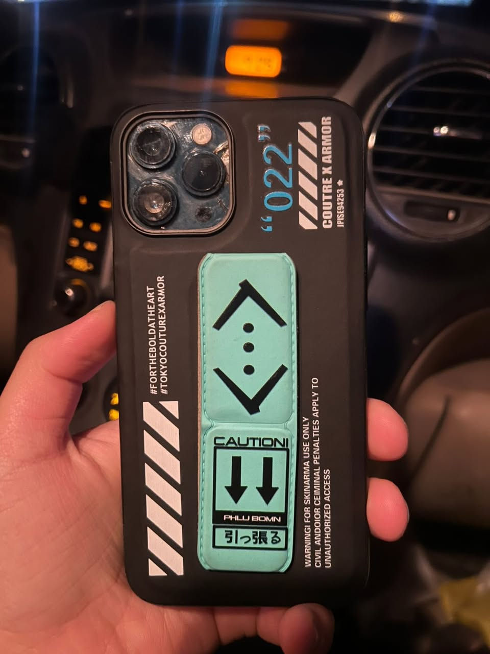 ايفون 12 برو ماكس مبدل بطارية البارحة بدلتها اصلية فيس ايدي متوقف بسبب التحديث والكامرات مغوشة وزر رفع الصوت طاب جوة والباقي مكفول السعر 300 وبي مجال بغداد الكرخ 
***********
