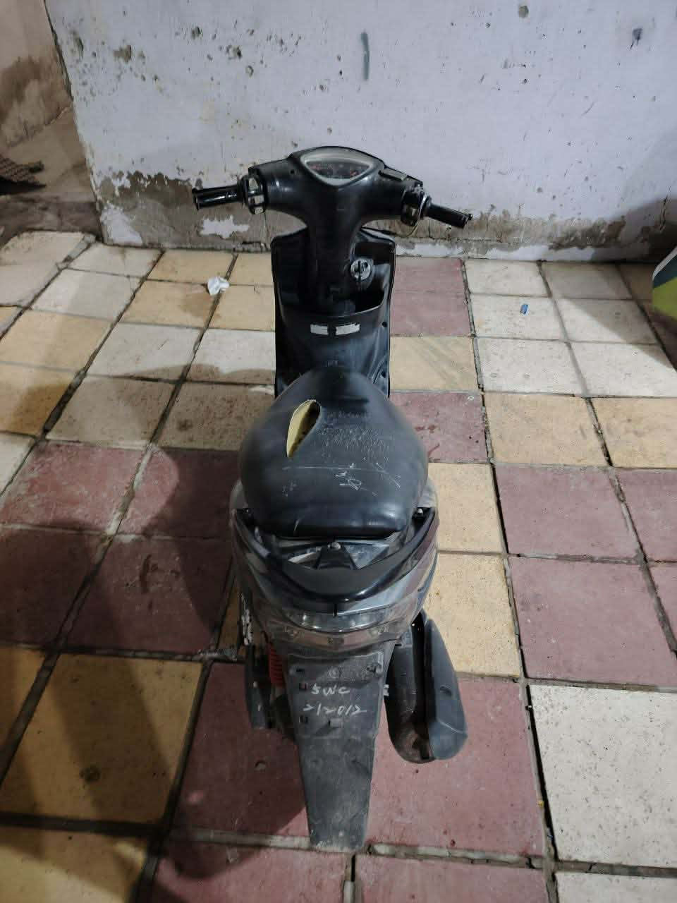 دراجه بلادي يرادله بوربرين مال ويل الكدام أو دشلي مال السرعه  ابلادي ما فتوحه بس سلف 55 *********** 600وبيه مجال احمد ثامر
