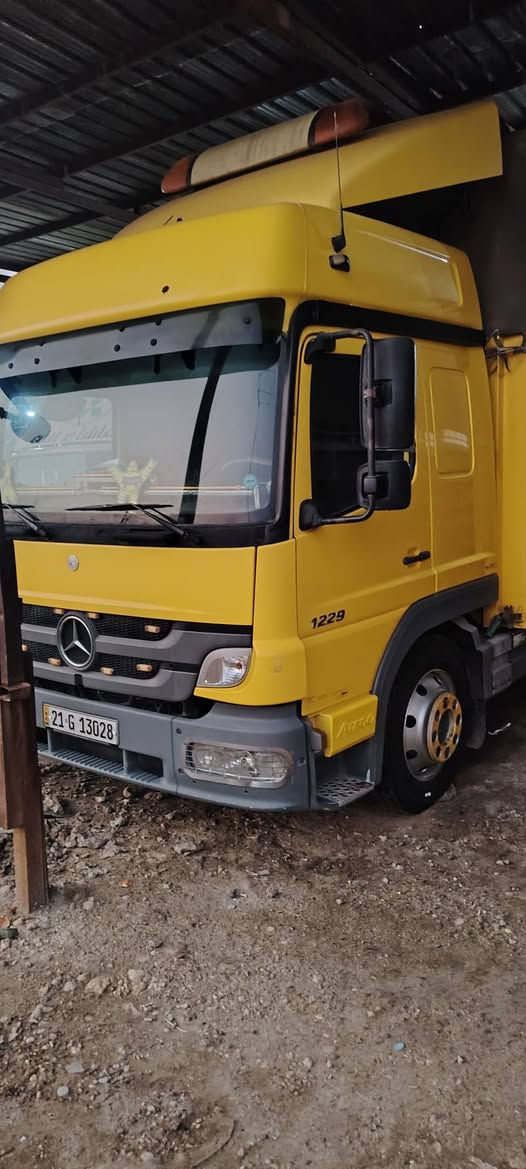 ***********   ***********
