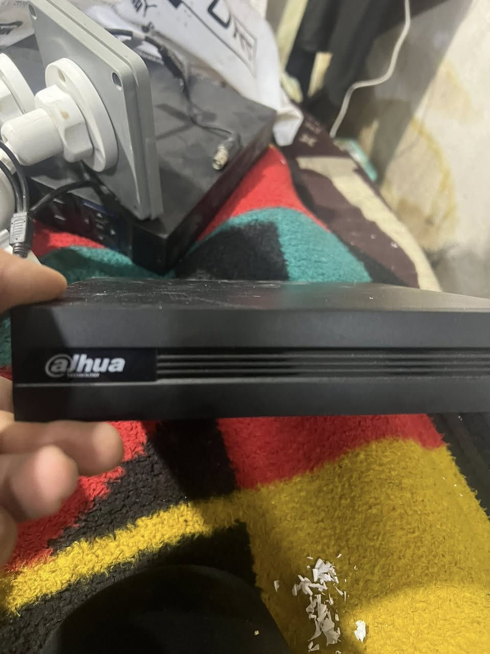 السلام عليكم توفر كامرات واجهزه ويو بي اس مستخدمه نظيفه  تواصل وات ساب ***********
