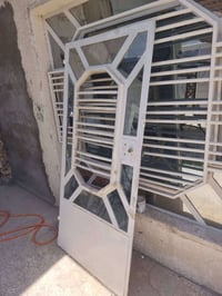 باب مستخدم بحاله جيده  الطول متر و٩٥ والعرض ٩٥  السعر125 مكاني بغداد  ...