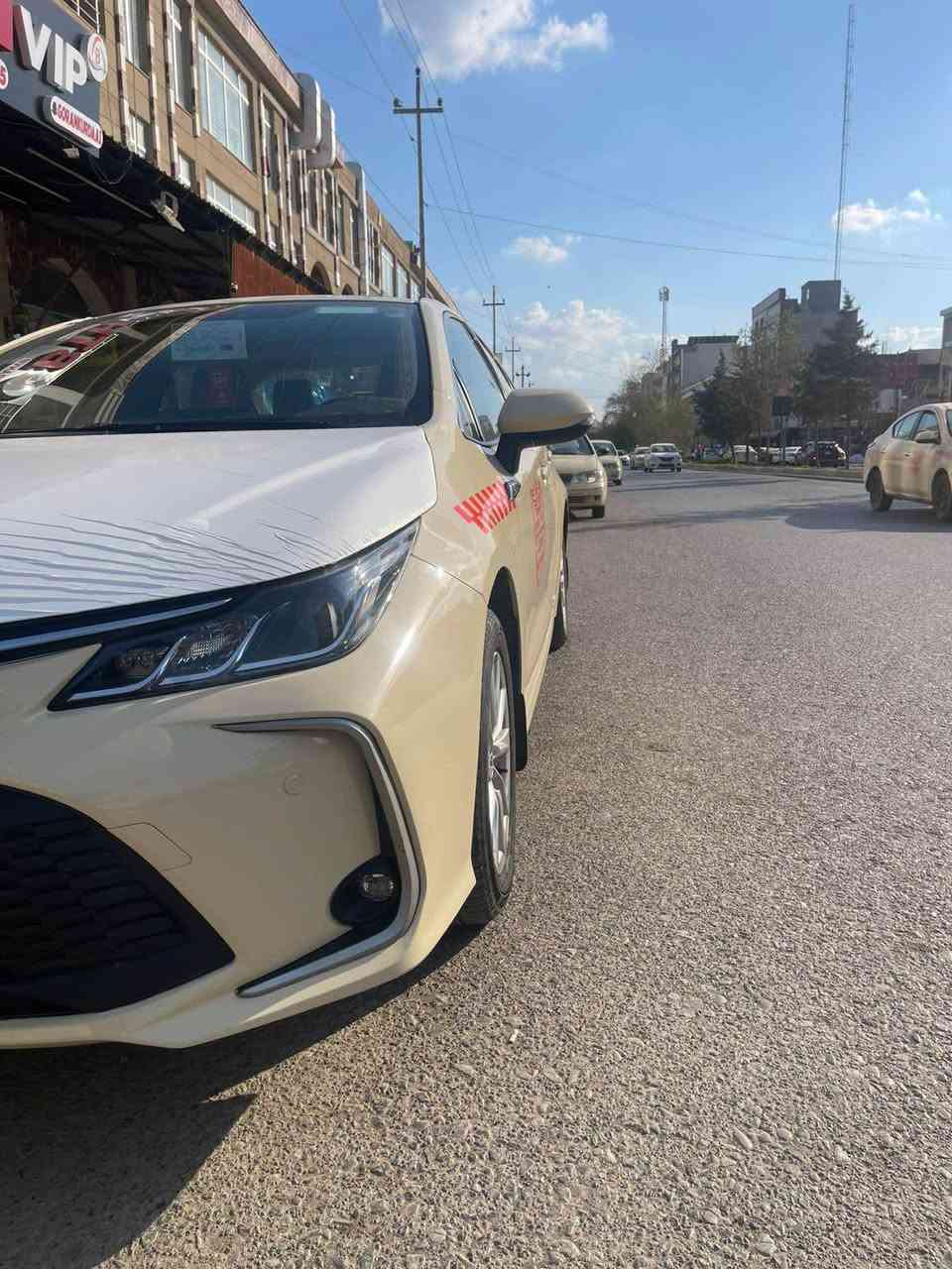 كرولا  
موديل ٢٠٢٤
شريكه جيهان
ده بارچه له سةر ساغي
هه موو شتيكي بيلاد 
زور جوان و خاوينه
٣٦٠٠٠KM
قەپات مواسەفات
0751 757 61 20
تێبینی : سەیارەکە هی من نیە نامە بۆ من مەنێرن أربيل, العراق
