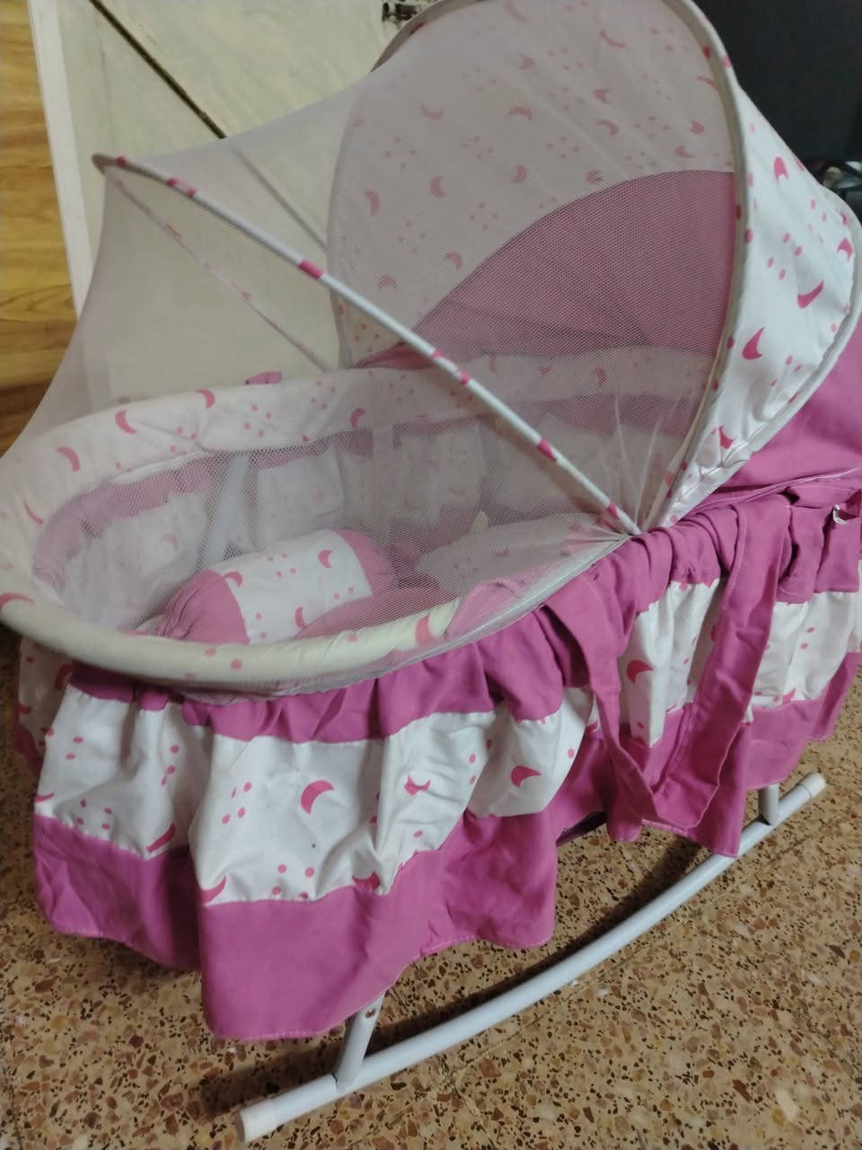 أغراض أطفال نظيفه مستعمله
الكريكوت ب٢٥
الهزاز ١٠
الكرسي والحماله ب٥ ثنينهم


**إذا كنت صاحب هذا الإعلان وتريد حذفه لأي سبب، رجاءا أرسل رسالة إلى الدعم الفني**