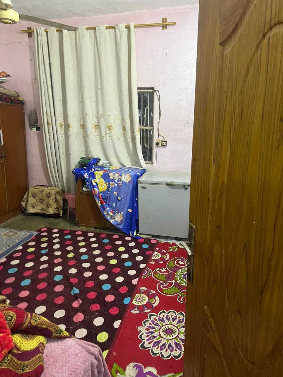 سلام عليكم. بيت للبيع مساحه 250 طابو صرف. مكانه اطويريج. ام الهواء. شارع الباشه  التصل استفسار على هاذ الرقم. ***********
