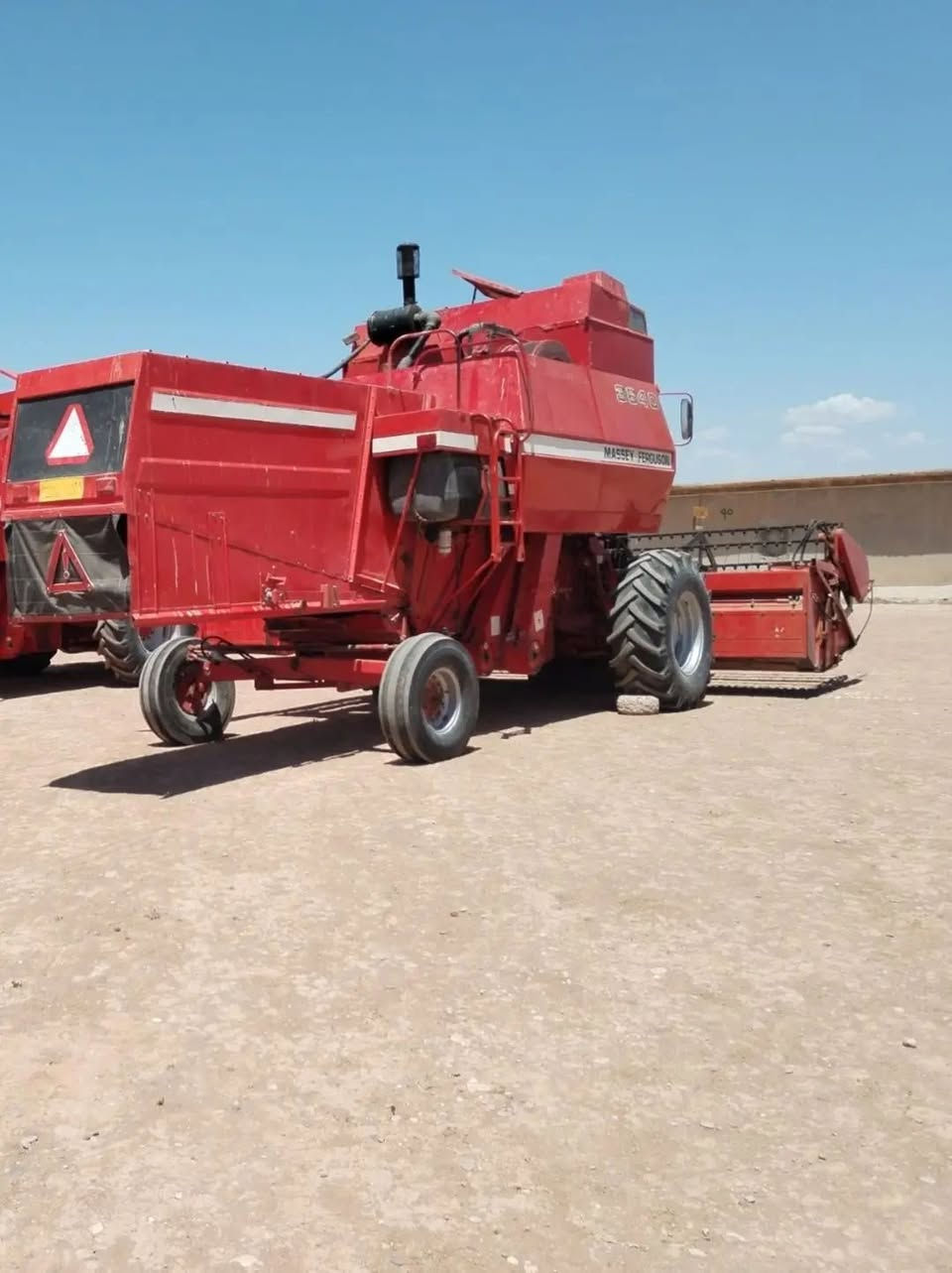 السلام عليكم موجود حاصدة فوركسن موديل 99 مكفولة كفالة عامة لا كسر لا لحيم بعد وضع شركة طخم تايرات العنوان موصل الاستفسار على الرقم *********** اسيا ***********
