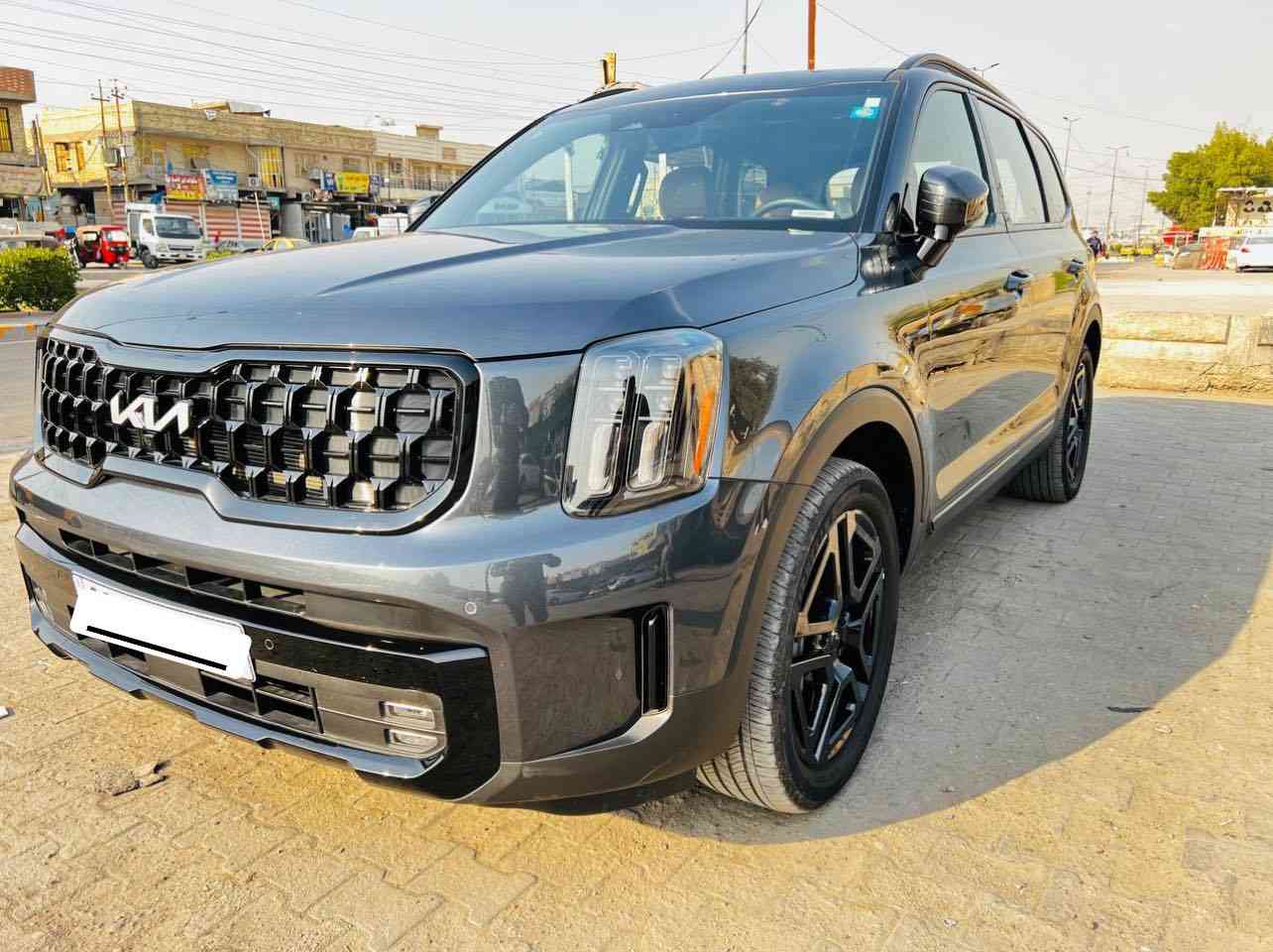 السلام عليكم كيا تيلورايد فئة Xlin موديل 2024 وارد امريكي  داخل جلد عسلي كشن منفصل
سياره فول مواصفات 1/1 5كامرات ماشيه 15٫000 رقم بغدادبأسمي تحويل مباشر 
⚠️مواصفات 
كشنات جلد 
كشنات منفصله 
كشنات تدفئه تبريد 
كشنات ذاكره خزن 
بانوراما قطعتين 
ويل جبير 
جنطه كهرباء 
سياره هواي بعد بيه مواصفات عنوان بغداد مدينة الصدر السعر 328 وبيه مجال هـ***********
