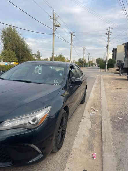 تۆیۆتا کامری ٢٠١٧ le نەوتی سەیارەکە حیزام بۆیاخە سەقفی بێ بۆیاخە سەیارەکە پشت و پێشی لێدراوە و ناوی گرتووە بەدەنەی پشت و پێشی گۆراوە شانسی نەبراوەتەوە ناو دەرگای دواوەی لای سایەق کەمێک بۆیاخە 
نرخ / ١٠٧$ و کەمەک مامەڵە 
ژمارە تەلەفۆن واتس ئاپ *********** Singapore
