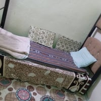 سرير • أثاث