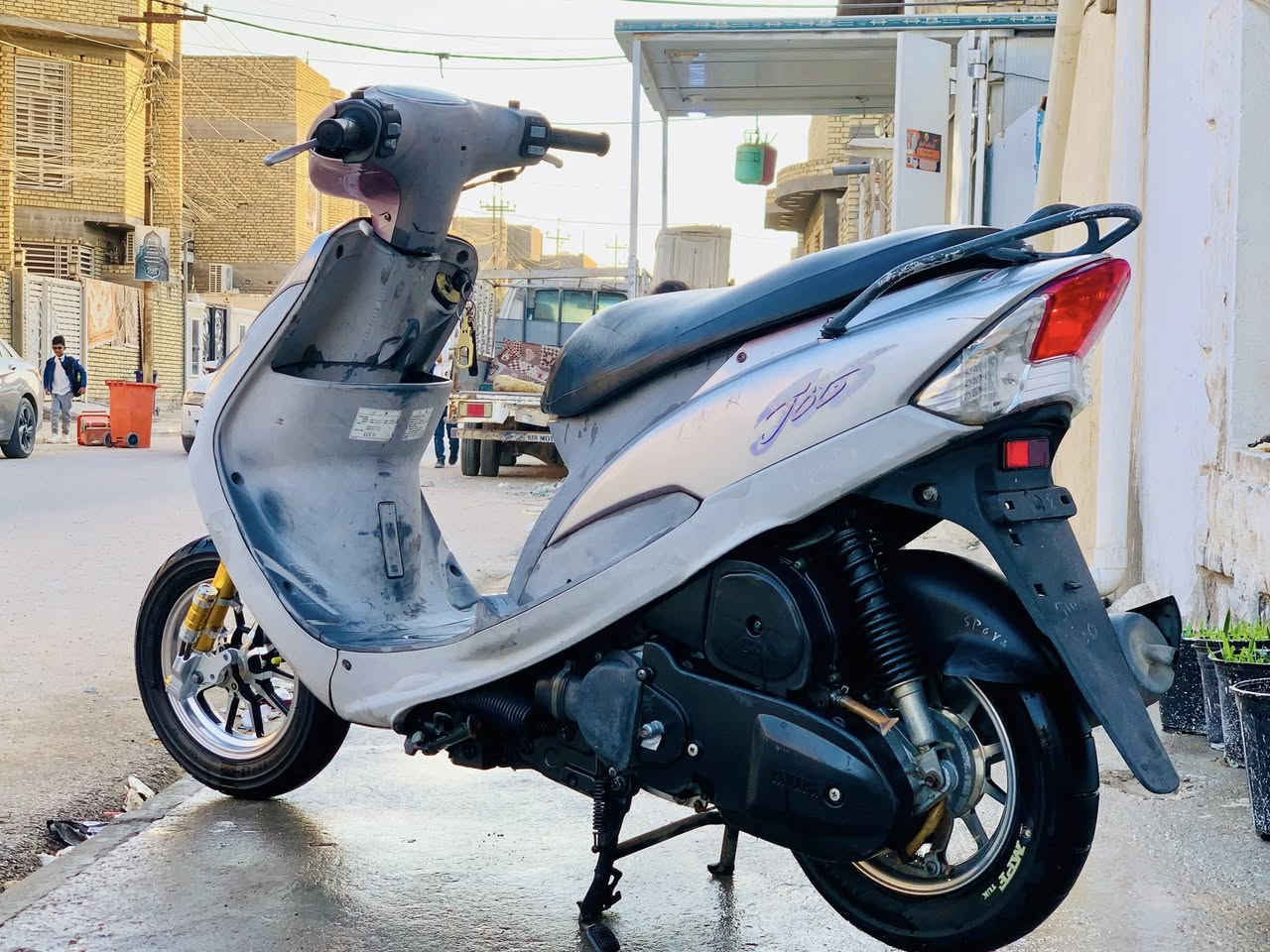 السلام عليكم  دراجة ماكس منغولي للبيع او مراوس حسب القناعة دراجه طالعة حاوية على ايدي وما تعبانه مال من بيت لل مدرسة ومداريها من دهن كله امزويل من طلعت لهاذه ليوم وجاملخ مالها موجود دراجه بلادية وما ملعوب بيها  سعرها 950 وبيها مجال مكان ناصرية مركز تجي جيب فيتر وتفحص وانه بل خدمة


**إذا كنت صاحب هذا الإعلان وتريد حذفه لأي سبب، رجاءا أرسل رسالة إلى الدعم الفني**