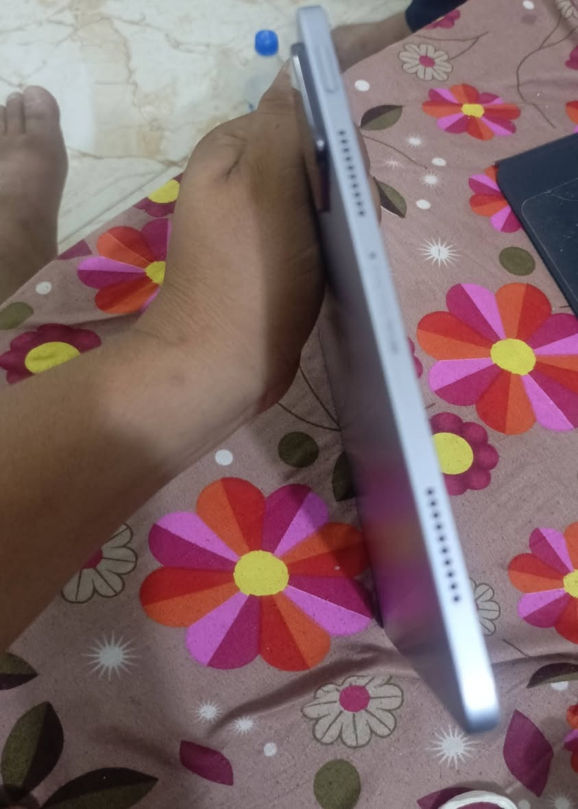 ايباد شاومي 7 نضيف كلش شخ مابي استخدام شخصي  للدراساه ذاكره 256GB  وملحقات كامله العنوان واسط الكوت للتواصل   فيس. او ع رقم***********
