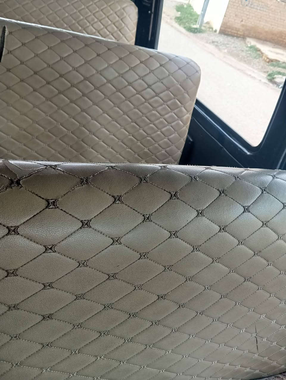 هايسه موديل 1992 رقم ديالى كير محرك وينجي مكفول ٤ شواصي مكفول تريد تحويل تريد وكاله اي استفسار هذا رقم *********** مكان ديالى جلولاء ماموجود ع فيس اتصل ع رقم
