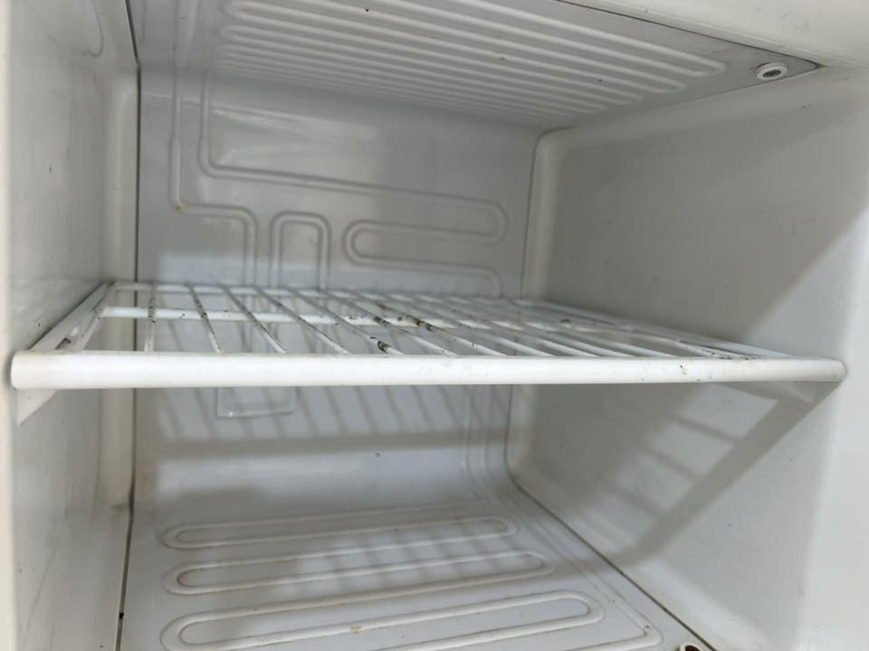 ثلاجه ١٢ قدم لبيع  مضيفه شرط فحص
***********
