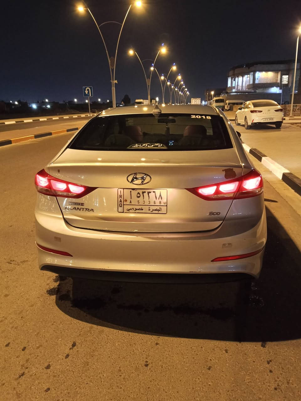 سلام عليكم الانترا 18وارد امريكي السياره ضربته البنيد بس ومصبوق المداكر بس تقسيم البرقيين الكدام رقم بصره راعيه بلبصره مكينه الف وستميه جي دي اي  بيه تبخير ابيع كايمه السياره جديده كلش مال بيت ولله ***********مكاني البصره الزبير 110وبيه مجال
