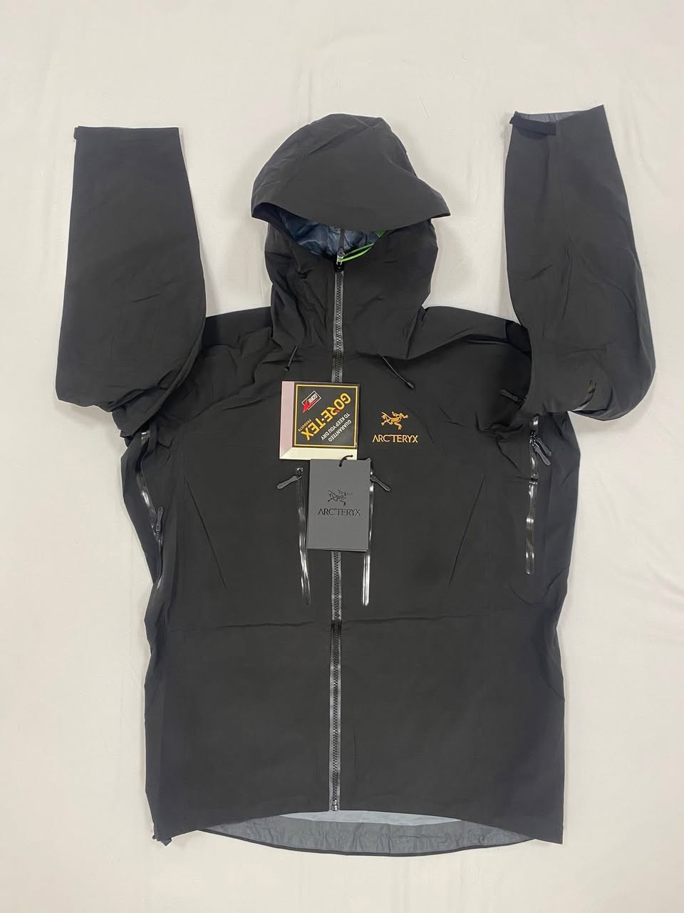 السلام عليكم ورحمة الله وبركاته
↓
‏ARC’TERYX 
موديل: Arc'teryx Alpha SV
GoreTex pro 
قياس:M-L
یلبس وزن+85 کیلو

توصيل جميع محافظات 🚖


**إذا كنت صاحب هذا الإعلان وتريد حذفه لأي سبب، رجاءا أرسل رسالة إلى الدعم الفني**