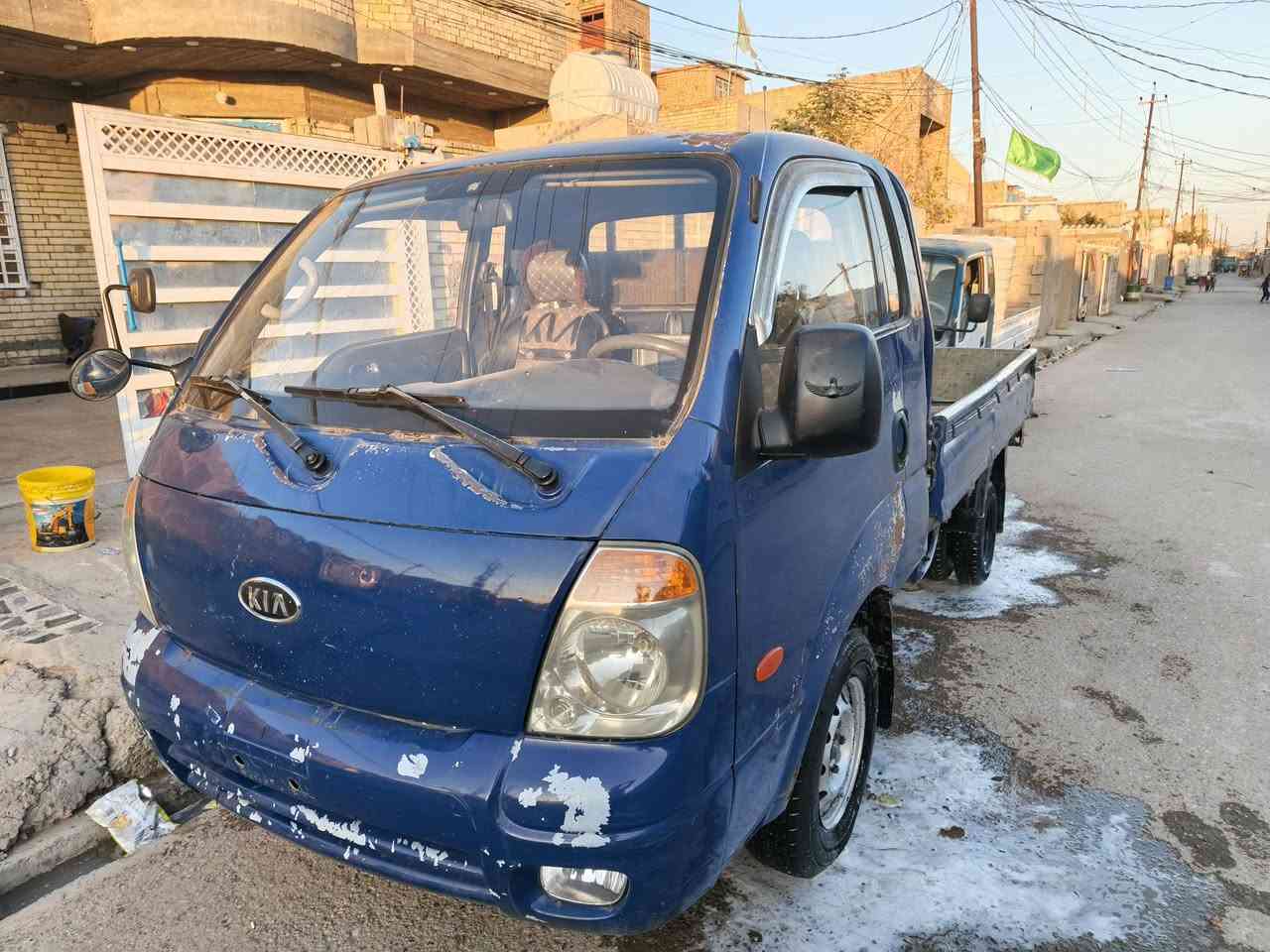 كيا بنكو موديل بدون رقم  8 كير ومحرك مسكر لاصرف ولابخار السياره على وضعية البلاد تخم تاير جديد صار اسبوع من شاده كهربائيات شغاله مابيه اي نقص مكان السياره بغداد السعر 45 رقم صاحب السياره ***********
