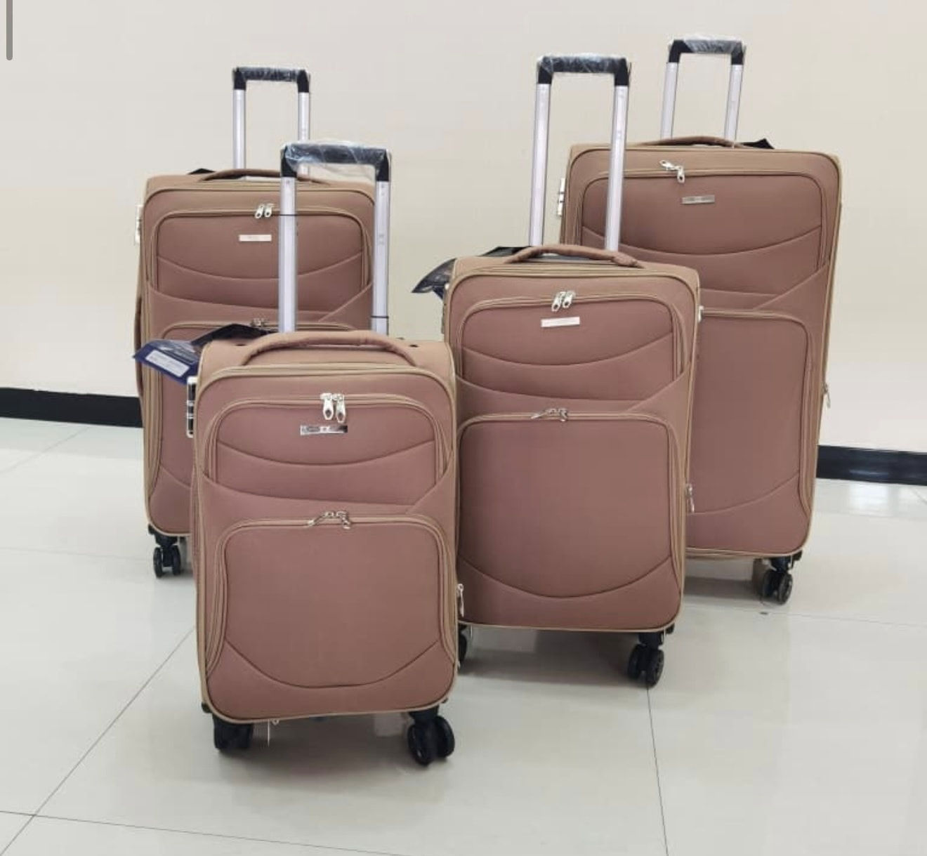 سلاو 😍👋 مرحبا 👋🧡 ANA SHOES 

جبنالكم مجموع حقايب سفر ماركة  5موديلات موجود
العنوان كركوك قادسيه الثانيه بدايه سايدين ابو
 خطاب  توصيل جميع محافظات
الاتصال على هذا الرق***********
