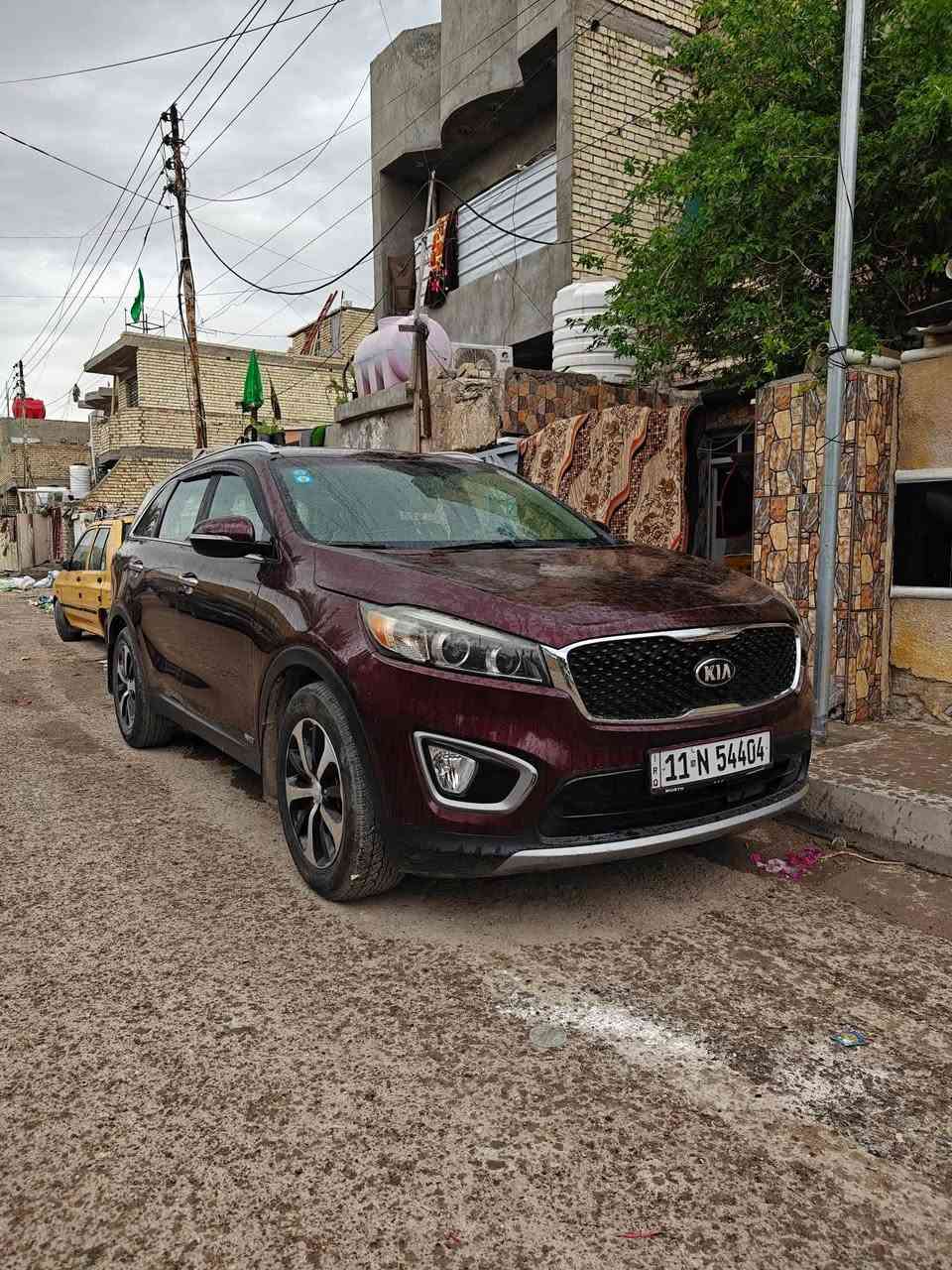 السلام عليكم
سعر مناسب 160 بيهة مجال للشراي رقم بغداد تحويل ثاني يوم رقم جديد
كيا سورنتو مديل 2017 وارد امريكي صور الحادث مرفقة مصلح بيهة الدوسة وتكمة مصلحات ومصبوغات واصلا ممبينات فقط بيبان مبدلة نفس الون بدون صبغ بارد بل جاملغات الامامية كد اربع اصابع او اكثر بشوية مع صبغ ربع الجاملغ الامامي مصلحة بل خارج وليس بل عراق   ماشية 68 
5/راكب محرك 2000/توربو
شرط بانزين عادي بدون دونز كلشي يسحك 
فول مواصفات ماعدة الفتحة 
دفع رباعي 
هيترات بل كشنات 
كشنات كهربائية مع نضام جكات
شاشة كبيرة
شاشة اعطال 
تحكم 4 جهات 
شفتات ستيرن
كشنات جلد 
داخل لونين اسود وبيجي مطعم تخشيب
حساسات خلفية 
كامرة دوارة
بصمة تشغيل
بصمة ابواب مع انارة بل يدات 
مراية كهربائية تعتيم
بعد باقي المواصفات مادري 
كير ومحرك ممتاز 
تبريد تدفئة ممتاز
سيارة حلوة وجاهزة تراي وين ما يعجبك 
مكاني بغداد البياع حي التراث قرب بانزين خانة التراث للاستفسار
***********
