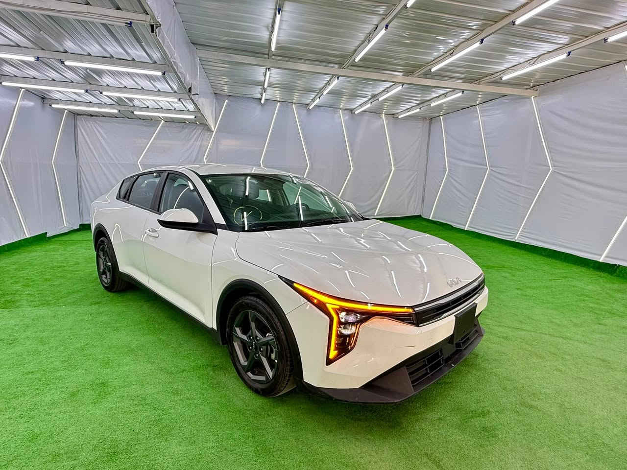 🧿🧿🧿 يرجى قراءة الاعلان بشكل كامل 🧿🧿🧿 

💥💥💥 2025 KIA K4 LXS 💥💥💥

                  👈🏻👈🏻👈🏻 كيا / كي فور 👉🏻👉🏻👉🏻 

 ♦️ السيارة موجودة في الأردن المنطقة الحرة ♦️ 

         📹 مقطع فيديو تفصيلي عن السيارة 📹 

     ♦️ رقم الشاصي موجود من ضمن التصوير ♦️ 

   

موديل :- 2025
لون :-     ابيض       
قوة المحرك :- 2.0 DOHC بانزين 
عداد المسافات :- 45114  mi 
عدد المقاعد :- 5 مقاعد 
مواصفات السيارة :- LXS

الاضافات :- 👇🏻👇🏻👇🏻👇🏻👇🏻👇🏻👇🏻👇🏻👇🏻👇🏻👇🏻👇🏻 

♦️ شاشة متصلة دجيتال 
♦️ تحكم صوت 
♦️ تحكم سرعة 
♦️ هاند بريك بصمه 
♦️ رادار تحديد مسار 
♦️ مثبت سرعه 
♦️ مانع انزلاق 
♦️ اوامر صوتية 
♦️ تحديد مسافة امان 
♦️ بصمة تشغيل 
♦️ كامرا خلفية
♦️ مرايا كهربائية 
♦️ مقاعد مخمل اسود 
♦️ لايت زنون
 
 
و المزيد من الاضافات في عالم ( K4 ) 

        🚘 ضرر السيارة كما هو موضح بلتصوير 🚘 

🚦🚦🚦السعرعلى الخاص فقط  🚦🚦🚦🚦
🔺🔺🔺🔺🔺🔺🔺🔺🔺🔺🔺🔺🔺🔺🔺🔺

📍 الفروع:

الفرع الاول :- 
بغداد - البياع - الشارع الثاني - معرض الهاشمي ( سيد سيف الموسوي ) 
‭***********‬ / اتصال او واتساب
~~~~~~~~~~~~~~~~~~~~~~~ ‭
الفرع الثاني :- 
المسيب - شارع السدة - شركة علي الريس ( سيد حيدر المعموري )    
‭ ‬‬‭+964 781 976 7048‬
واتساب او اتصال 
~~~~~~~~~~~~~~~~~~~~~~~
الفرع الثالث :- 
النجف الاشرف - حي الحسين - مقابل بانزين خانه الكرار - سيد خالد الكيشوان - 
‭+964 781 399 9323‬ 
واتساب او اتصال 
~~~~~~~~~~~~~~~~~~~~~~~
الفرع الرابع :- 
الاردن - الزرقاء - المنطقة الحرة - شارع ( 21 ) شمال - شركة علي الريس المعموري ( ابو عبدالله الموسوي ) 
( فريق المبيعات ) 👇🏻👇🏻👇🏻👇🏻👇🏻 
00962791707787 / ابو عبدالله 
00962798611811 / ابو محمد 
00962791493166 / ابو احمد 

اي ملاحظات او اي استفسار او طلب صور او مقطع فيديو مصور ل اي سياره يرجى التواصل على الرقم التالي 
00962791311893 / عبدالله الموسوي 

🖋 بإدارة: أبو عبد الله الموسوي

((إن أرضيناك فتحدث عنا، وإن لم نرضك فتحدث إلينا))

🔖 #سيارات_أمريكية #استيراد_سيارات #سيارات_كندية #عروض_سيارات
#الزرقاء #المنطقة_الحرة #سيارات_العراق #سيارات_سوريا #سيارات_الأردن
#علي_الريس_الموسوي #تجارة_السيارات
#موؤسسه_الشهداءالسعودية_الكويت_مصر_العراق_لبنان

