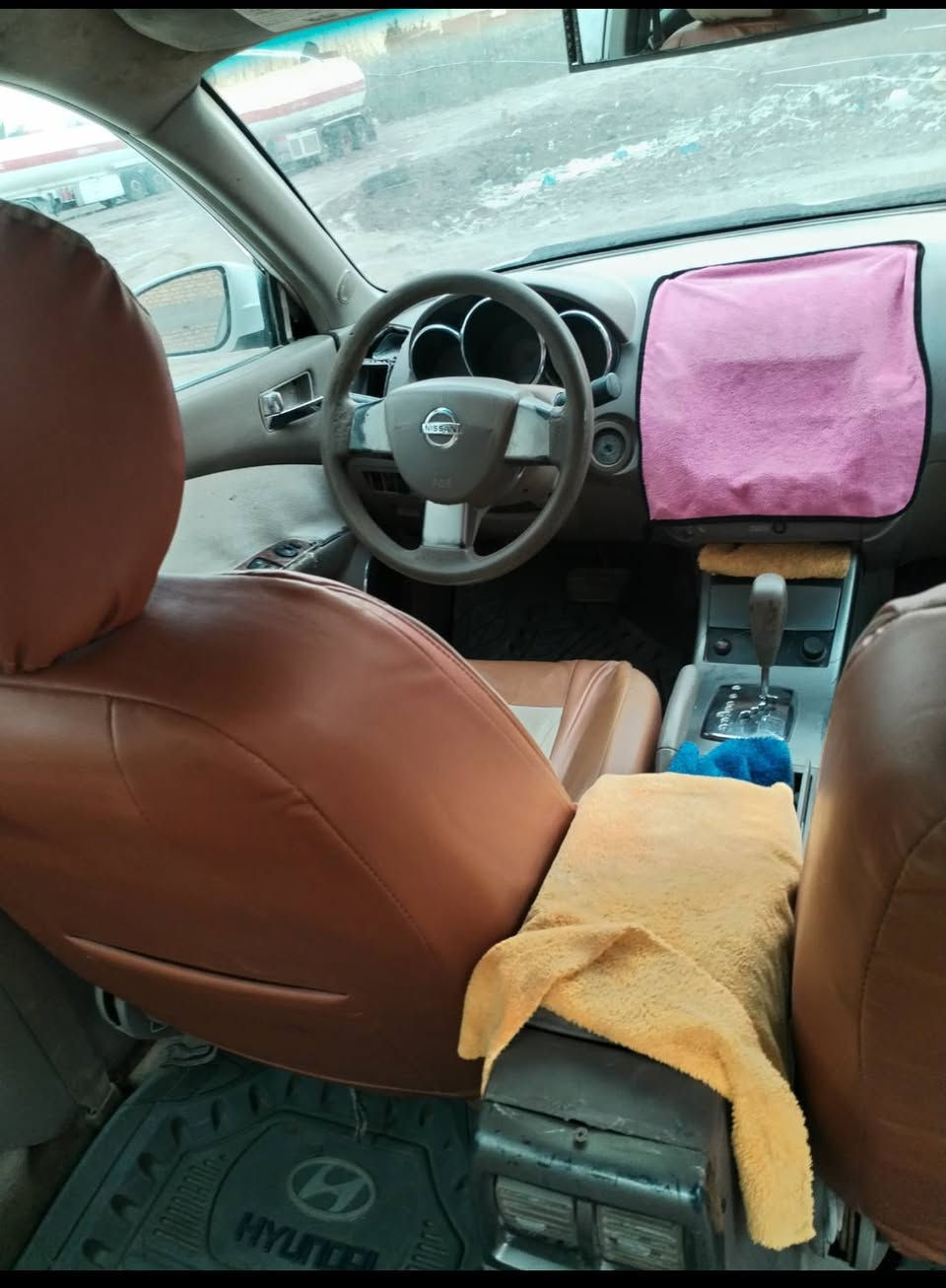 للبيع نيسان التيما موديل 2006 رقم ذي قار سياره جاهزه 
مكينه 4 سلندر مكينه وكير جدد نضيفات كهربائيات كلها شغاله حداديه تخم تاير ويل كب كامله السياره ترايها وين ما كان 
السعر 17 وبيها مجال مكانها ناصريه الاسكان الصناعي 
غير متواجد على الفيس للاستفسار هذا رقم راعيها ***********
