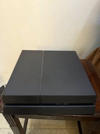 بلي فور عادي مع كامل الملحقات ( ٣ يدات ، التجاريه شغاله ، الاصليات وحد...