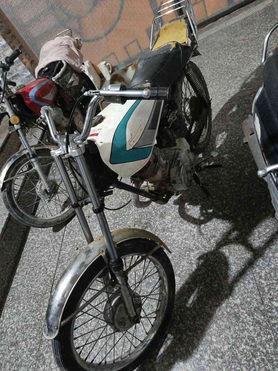 كلك دراجه حلوه مال شغل سعره ٢٥٠
***********
